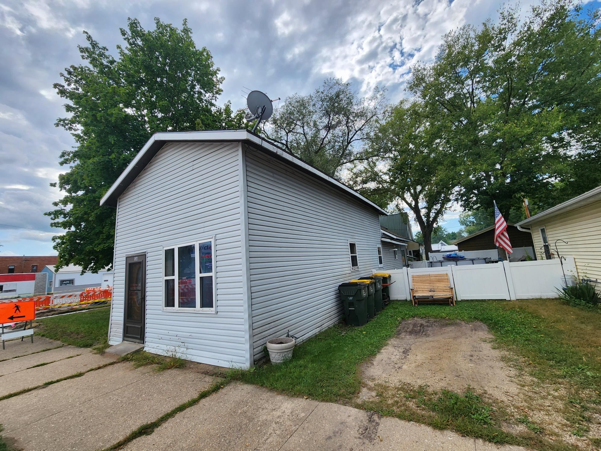 138 S Oak Street — photo