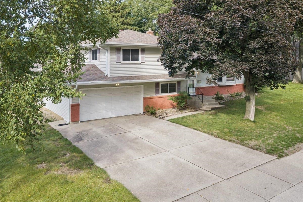 4702 Flint Lane — photo