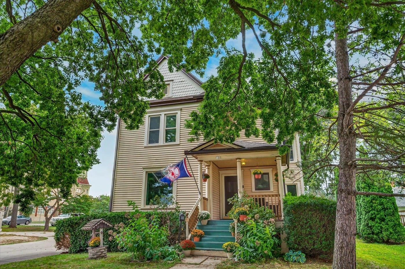 131 S Spring Street — photo
