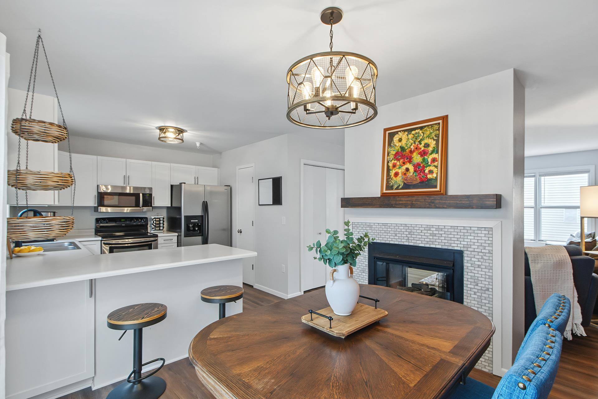 6649 Raymond Road — photo