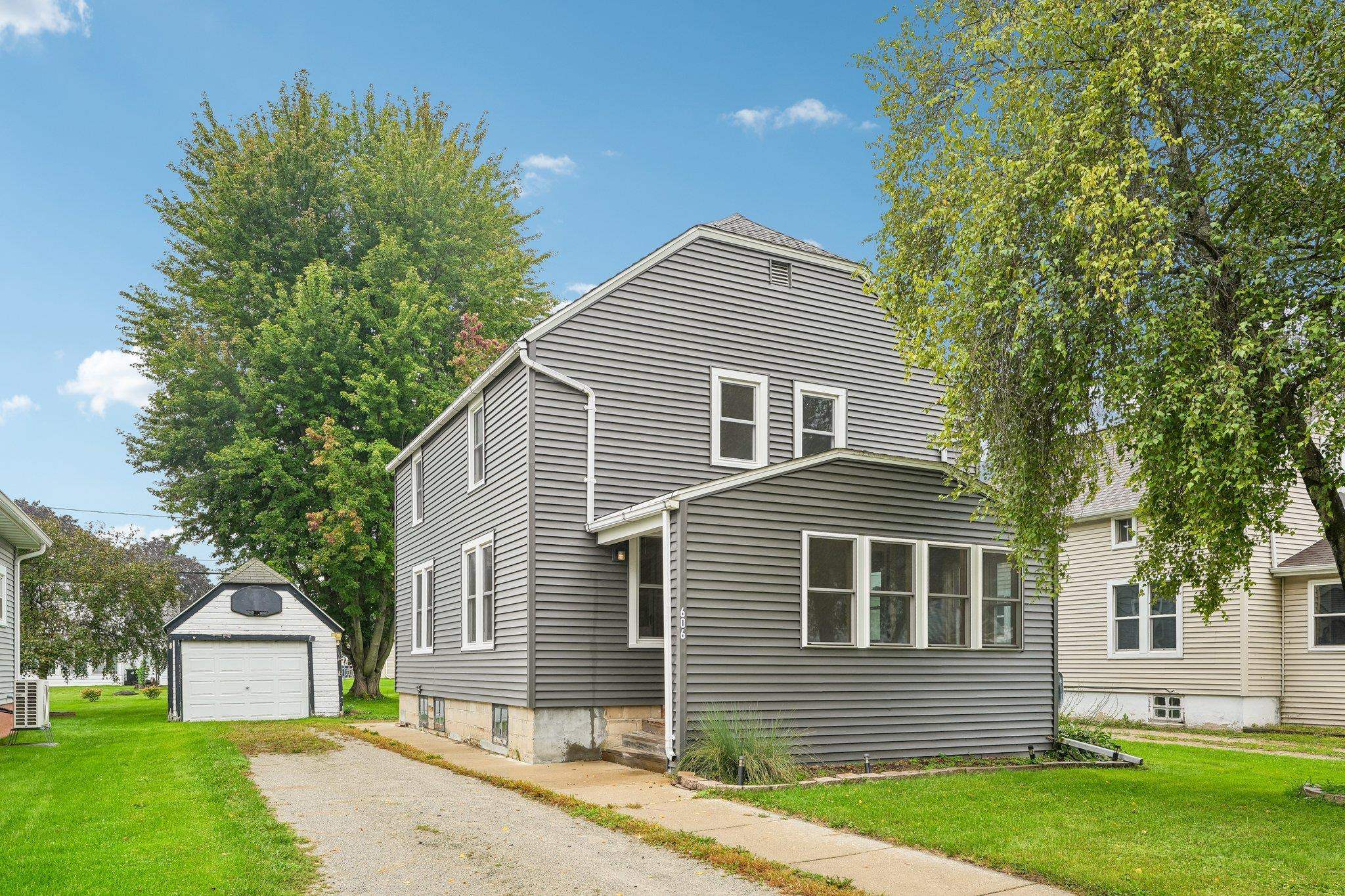 606 Cochrane Street — photo