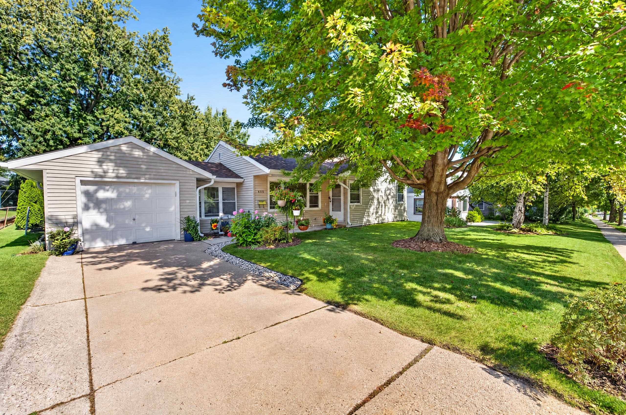 4318 Tokay Boulevard — photo