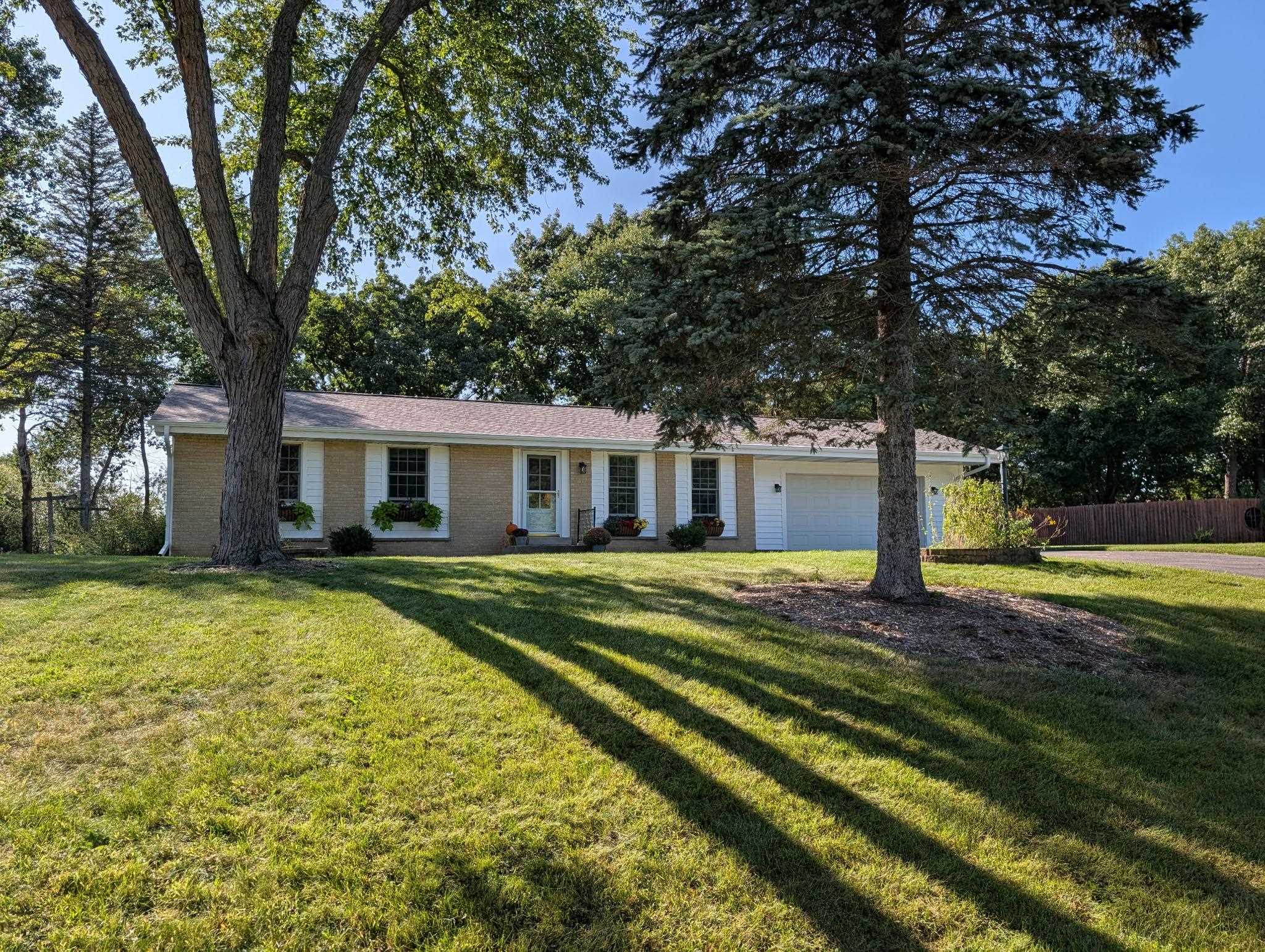 S15W37243 Willow Springs Drive — photo