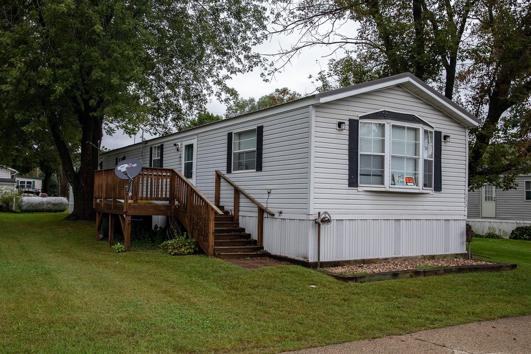 235 Middle Drive — photo