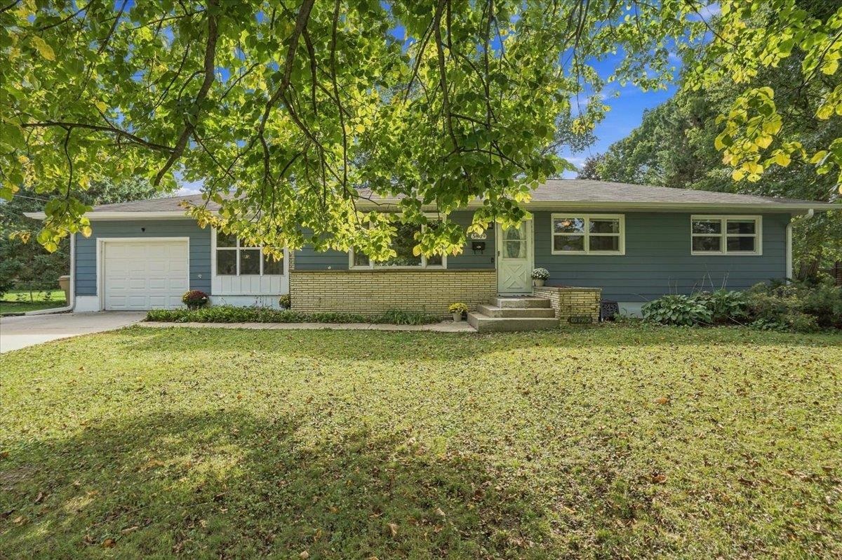 5809 Crabapple Lane — photo