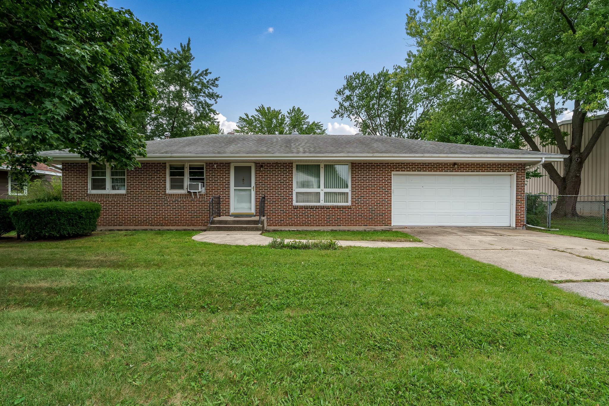 1726 Avon Court — photo