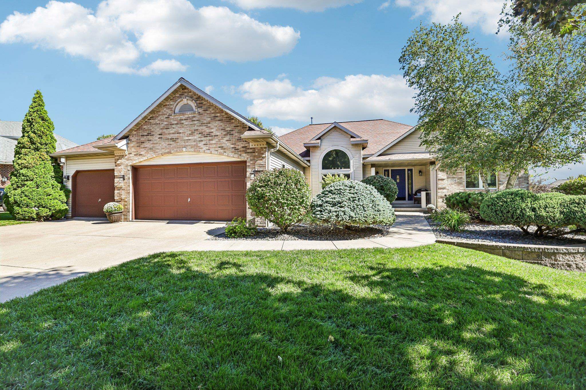 1704 Alexandria Court — photo