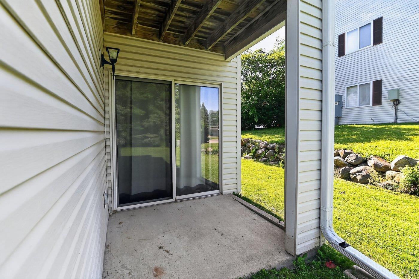 952 Rockefeller Lane, Madison, WI 53704 — photo 2