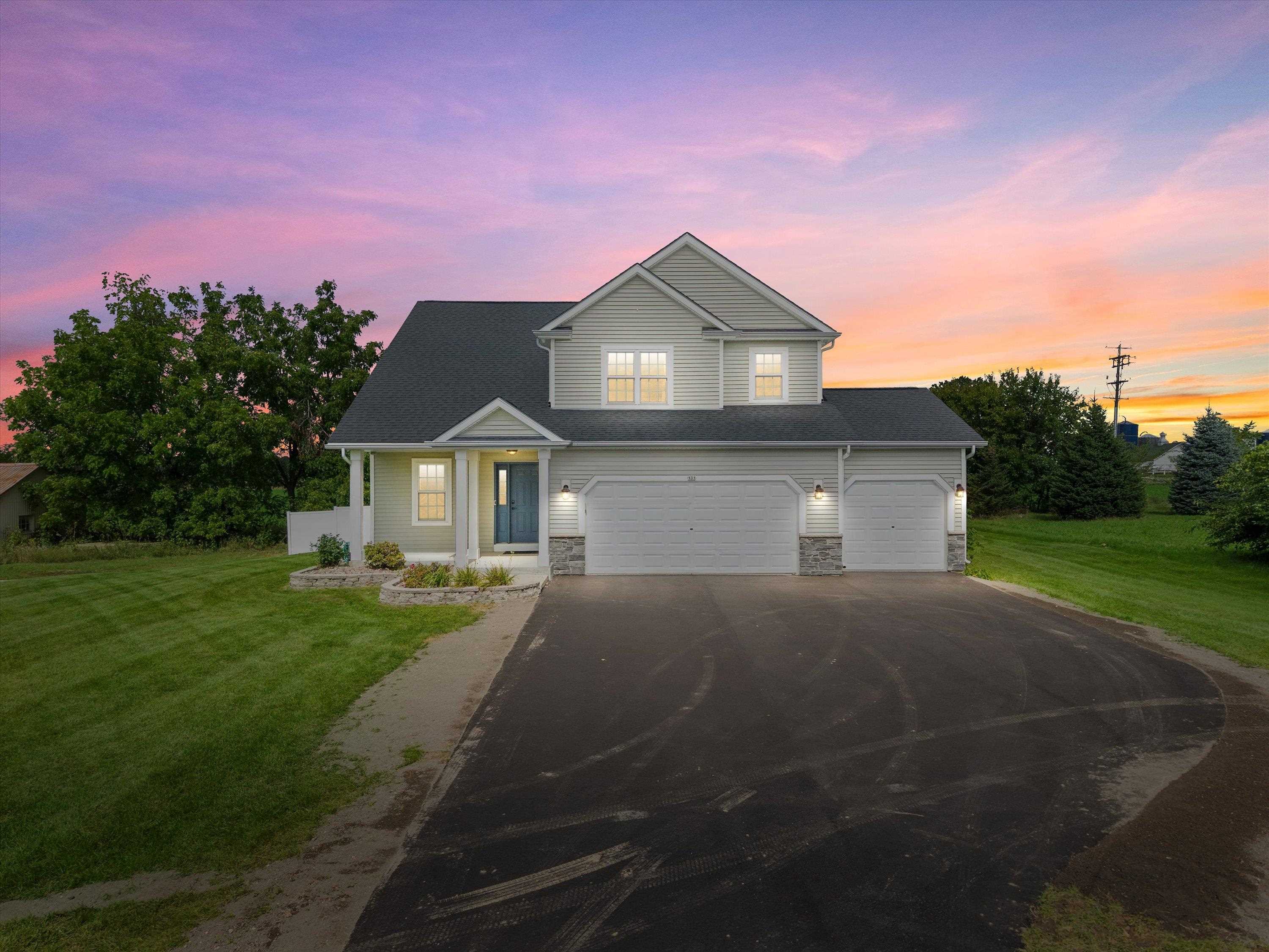 131 W Blackhawk Drive — photo