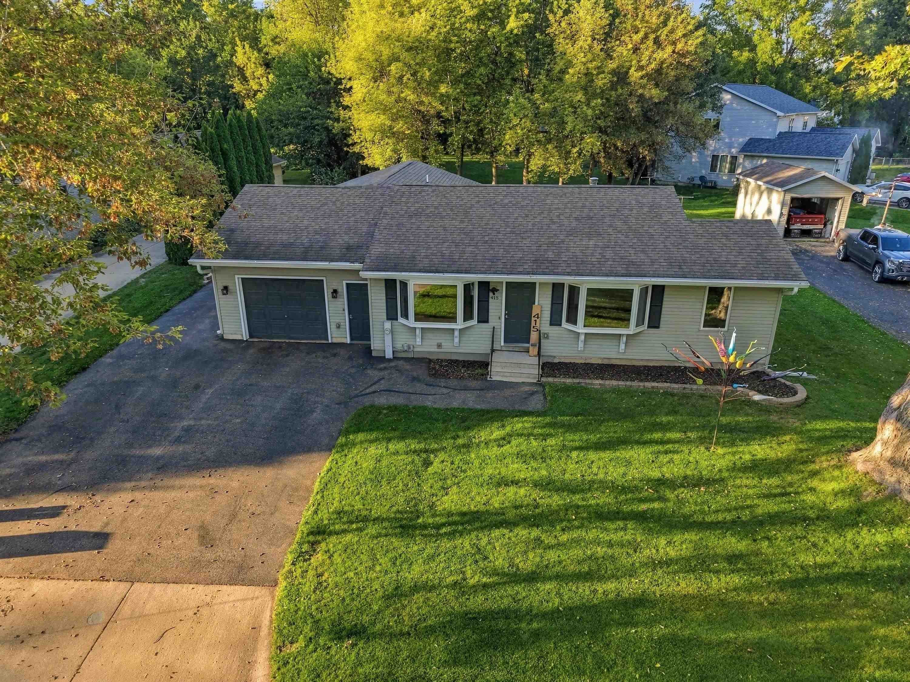 415 Waterloo Road — photo