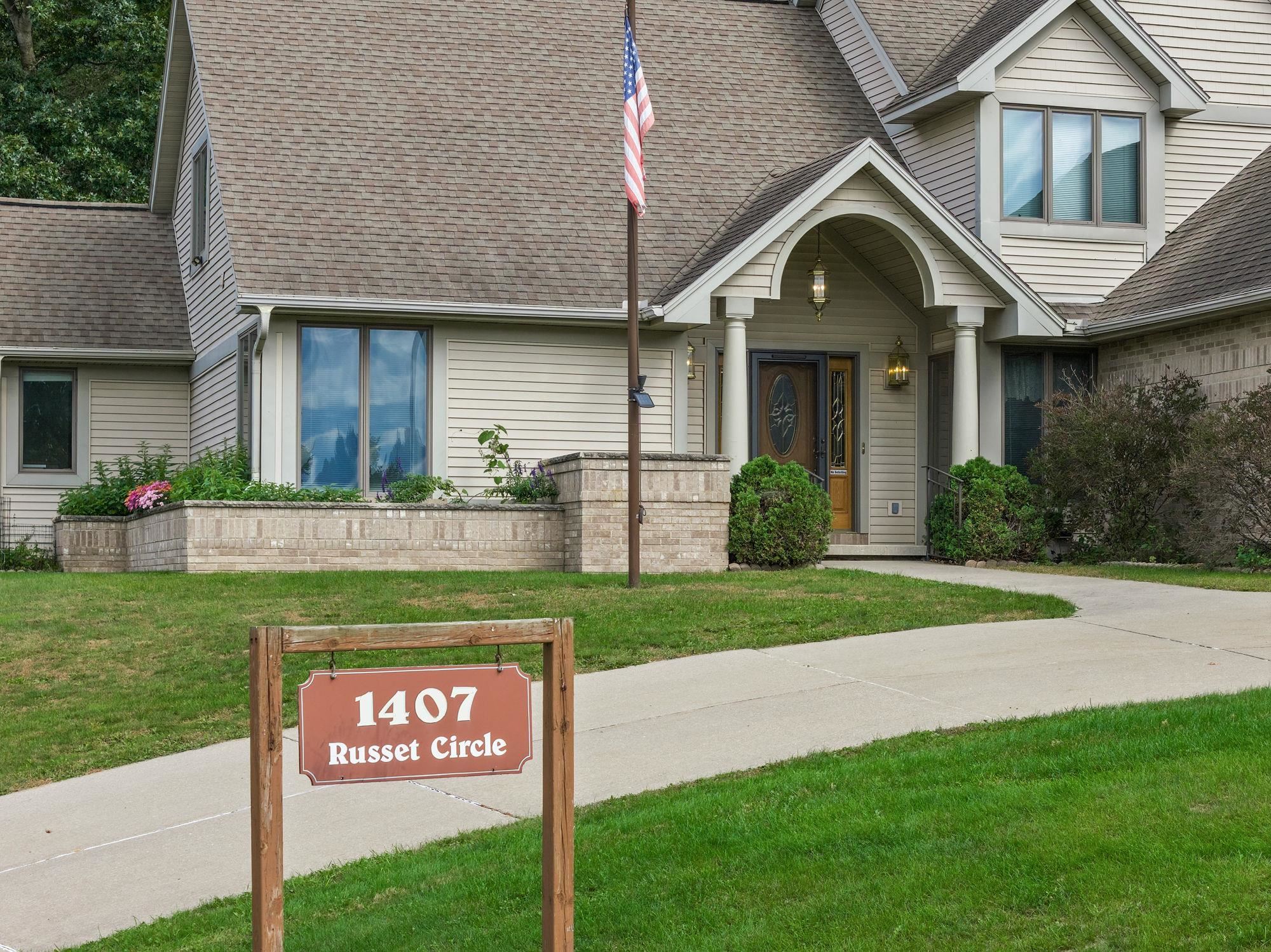 1407 Russet Circle — photo