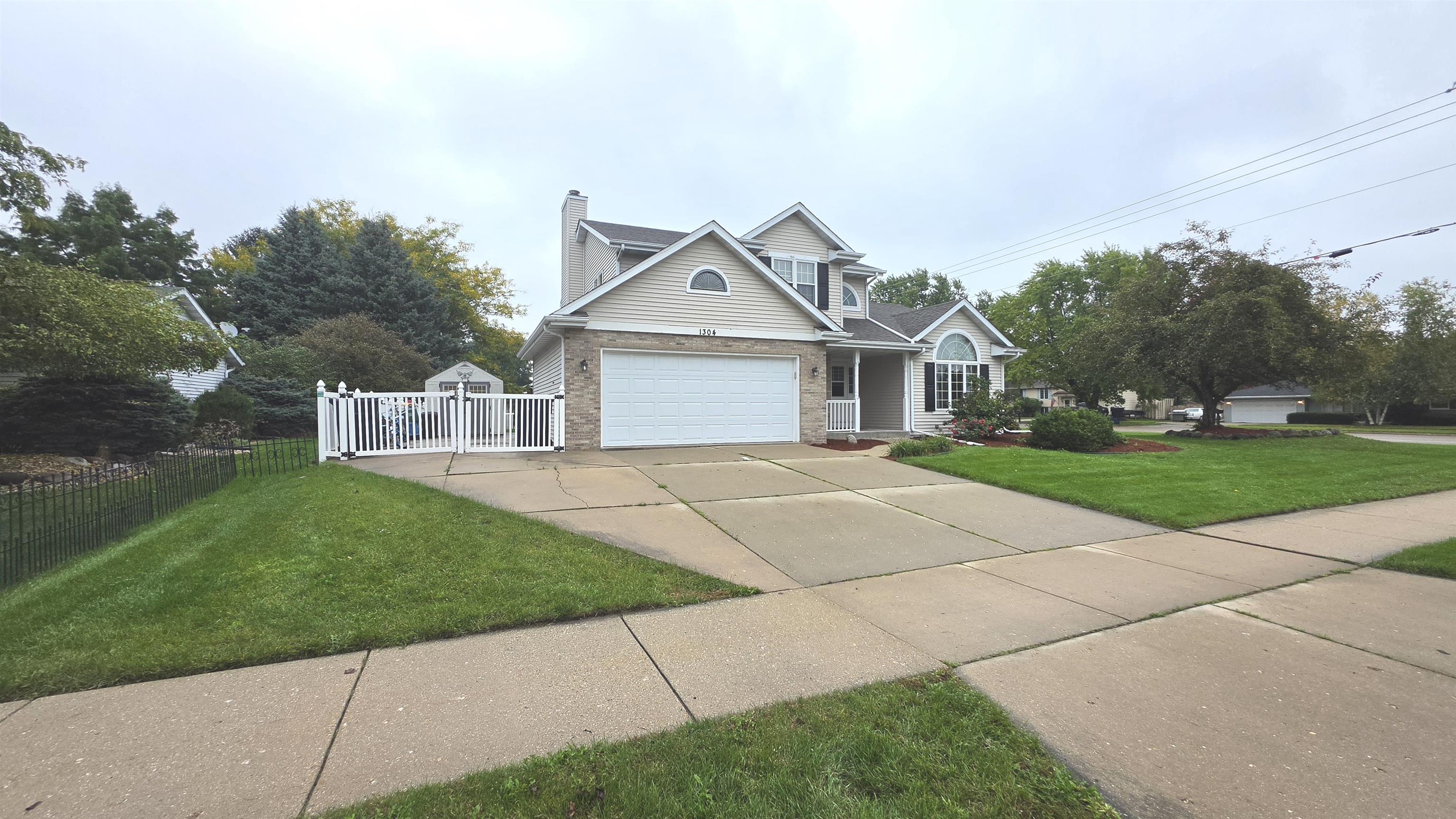 1304 N Wuthering Hills Drive — photo