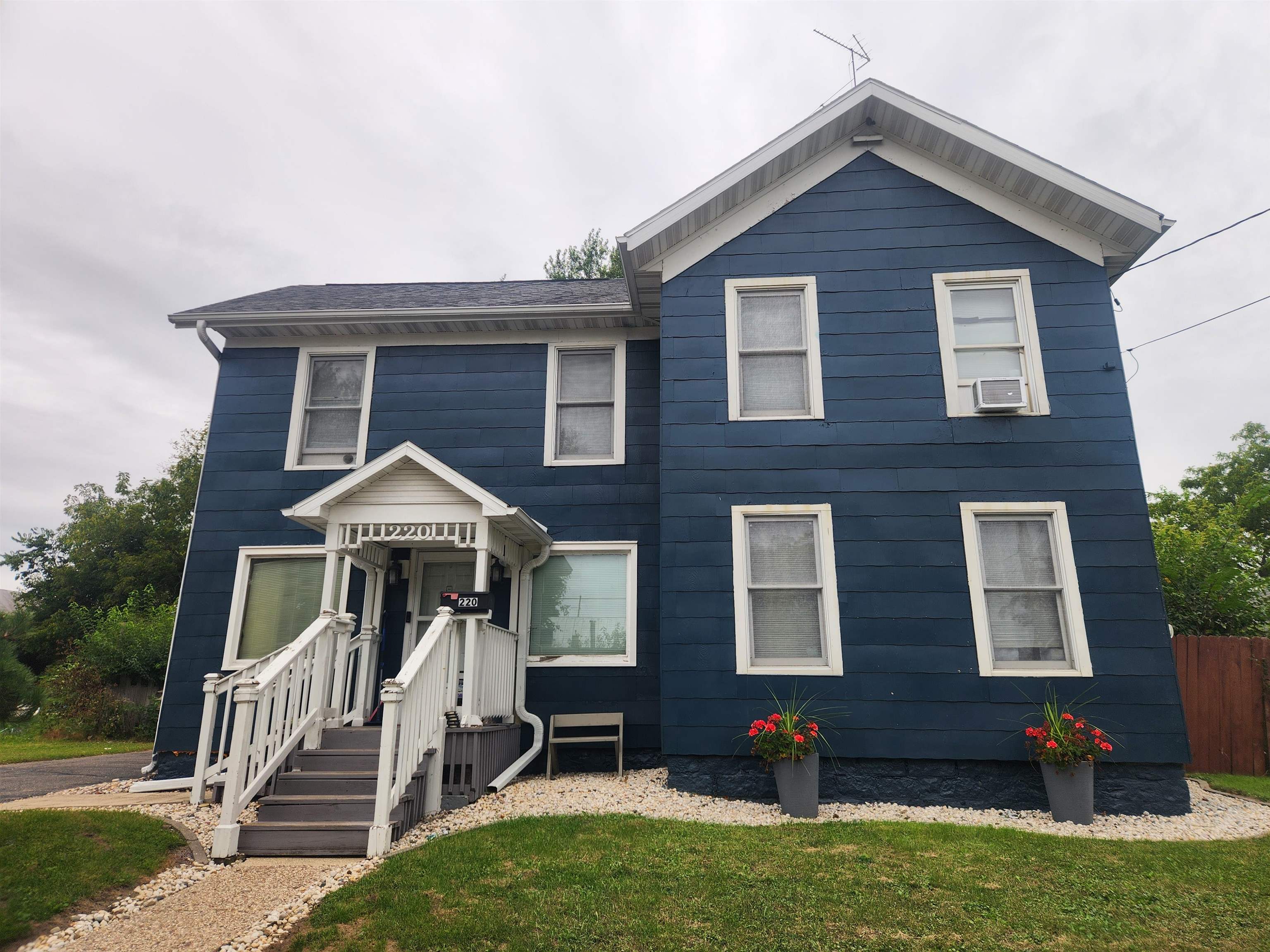 220 Quarry Street — photo