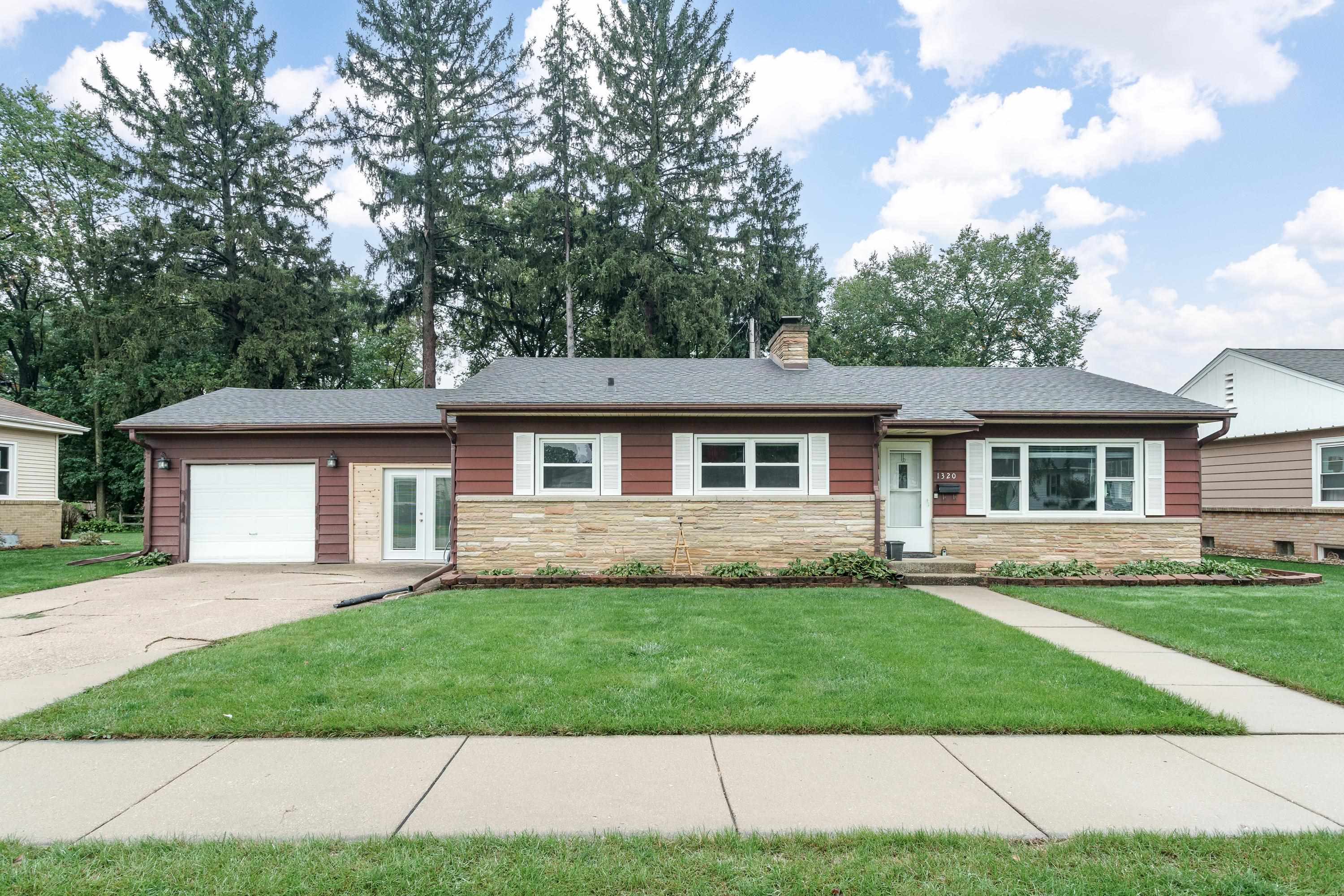 1320 Bennett Street — photo