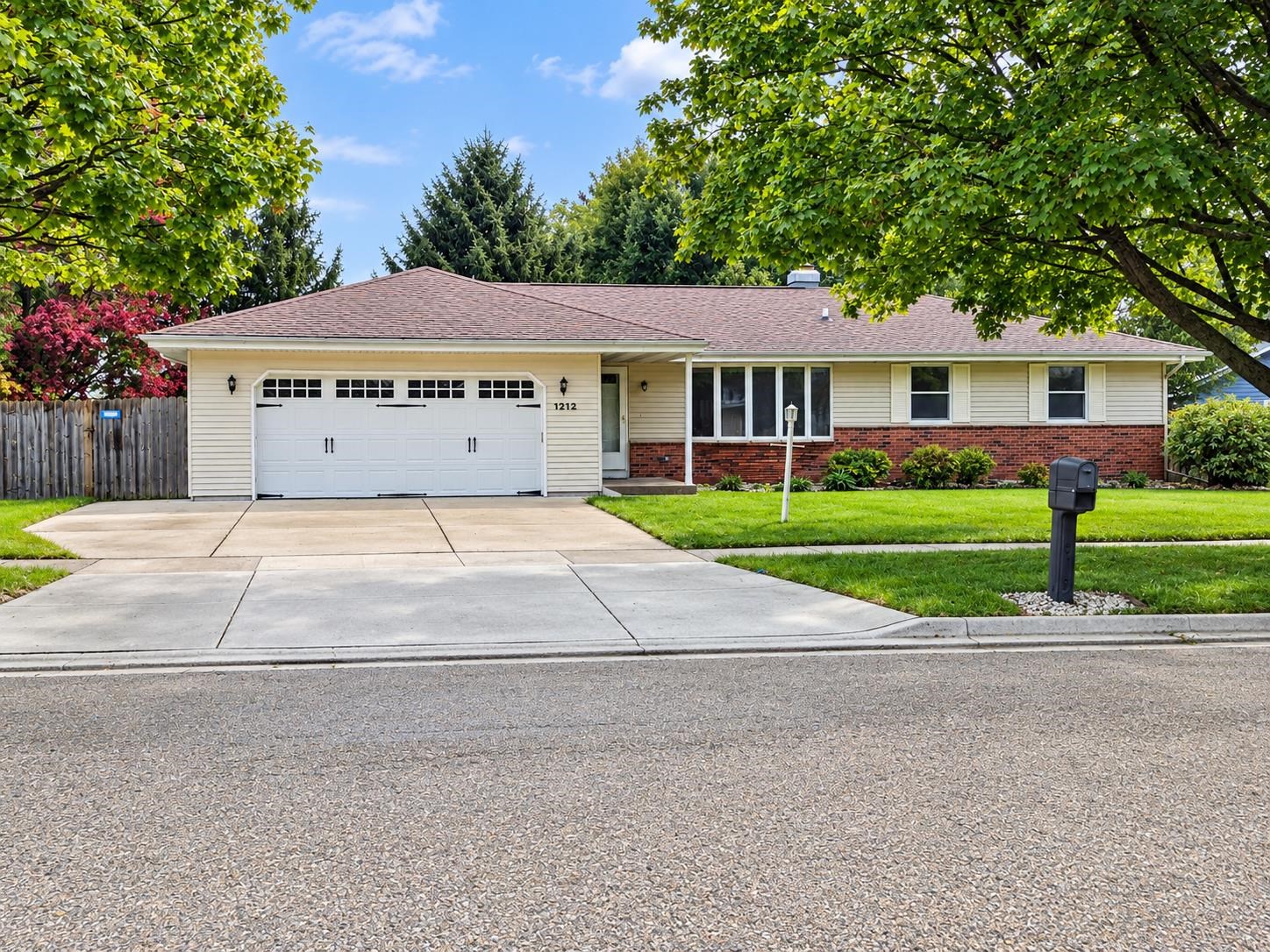 1212 N Wuthering Hills Drive — photo