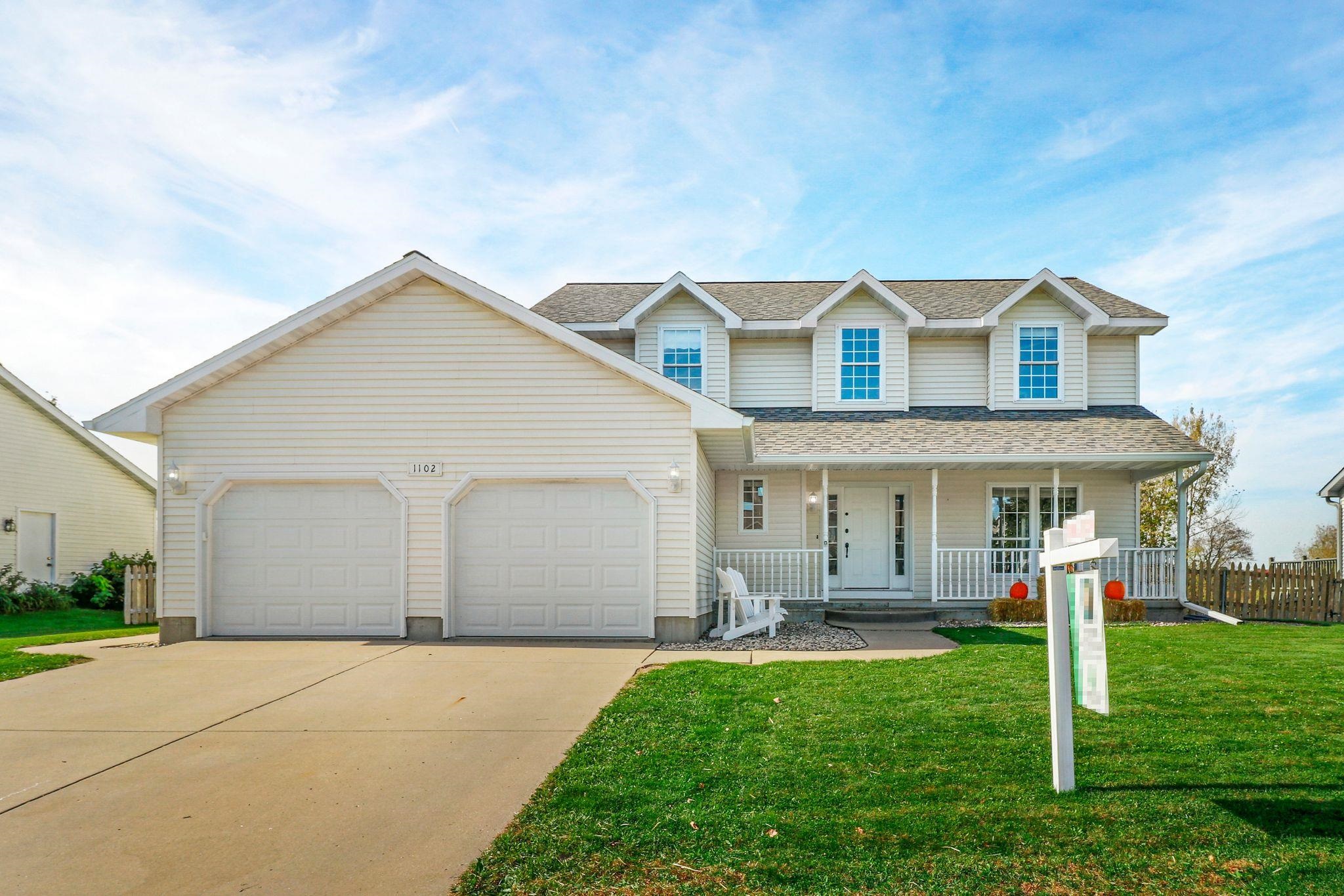 1102 N Fairbrook Drive — photo