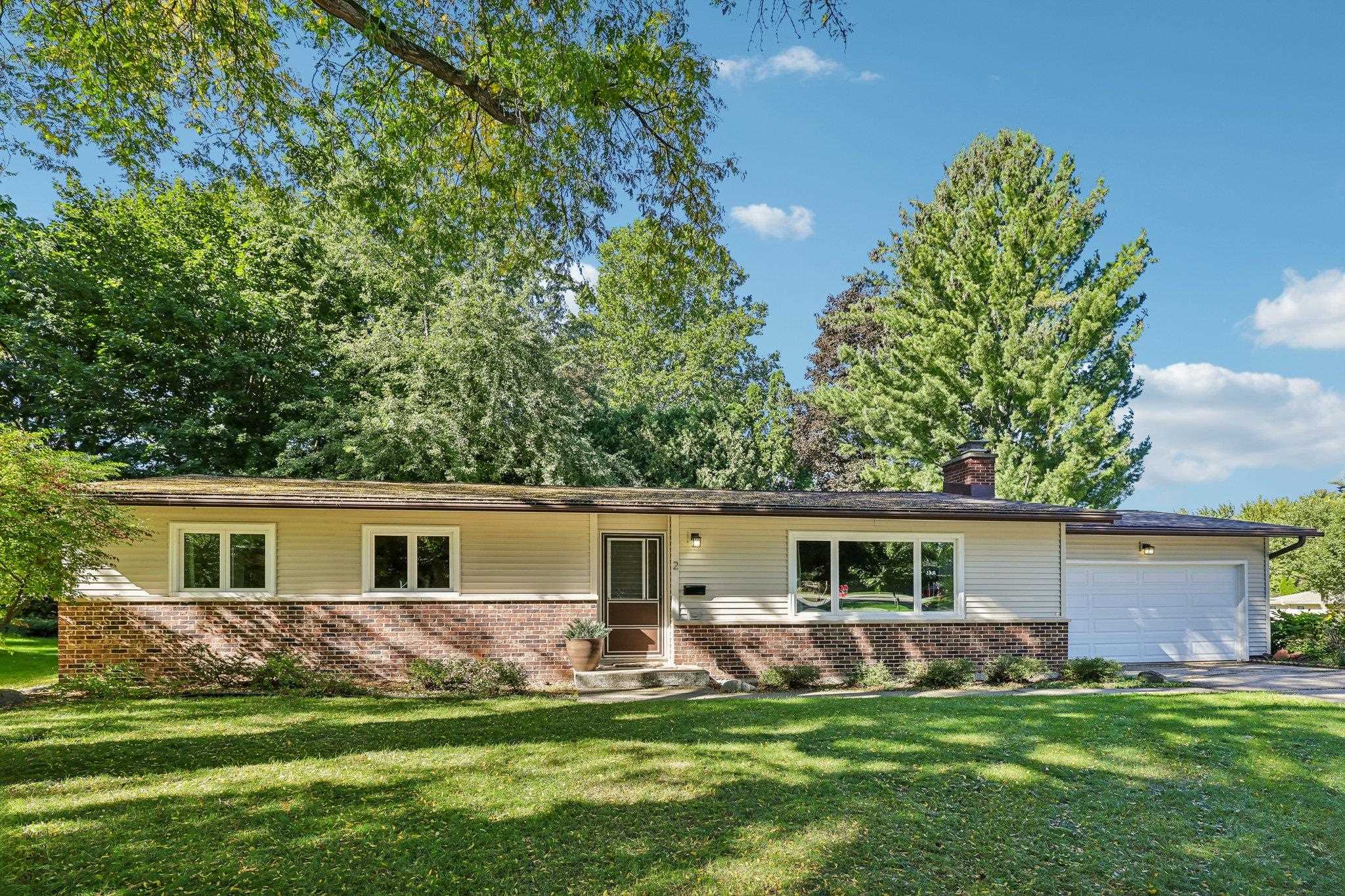 2 Carillon Drive — photo