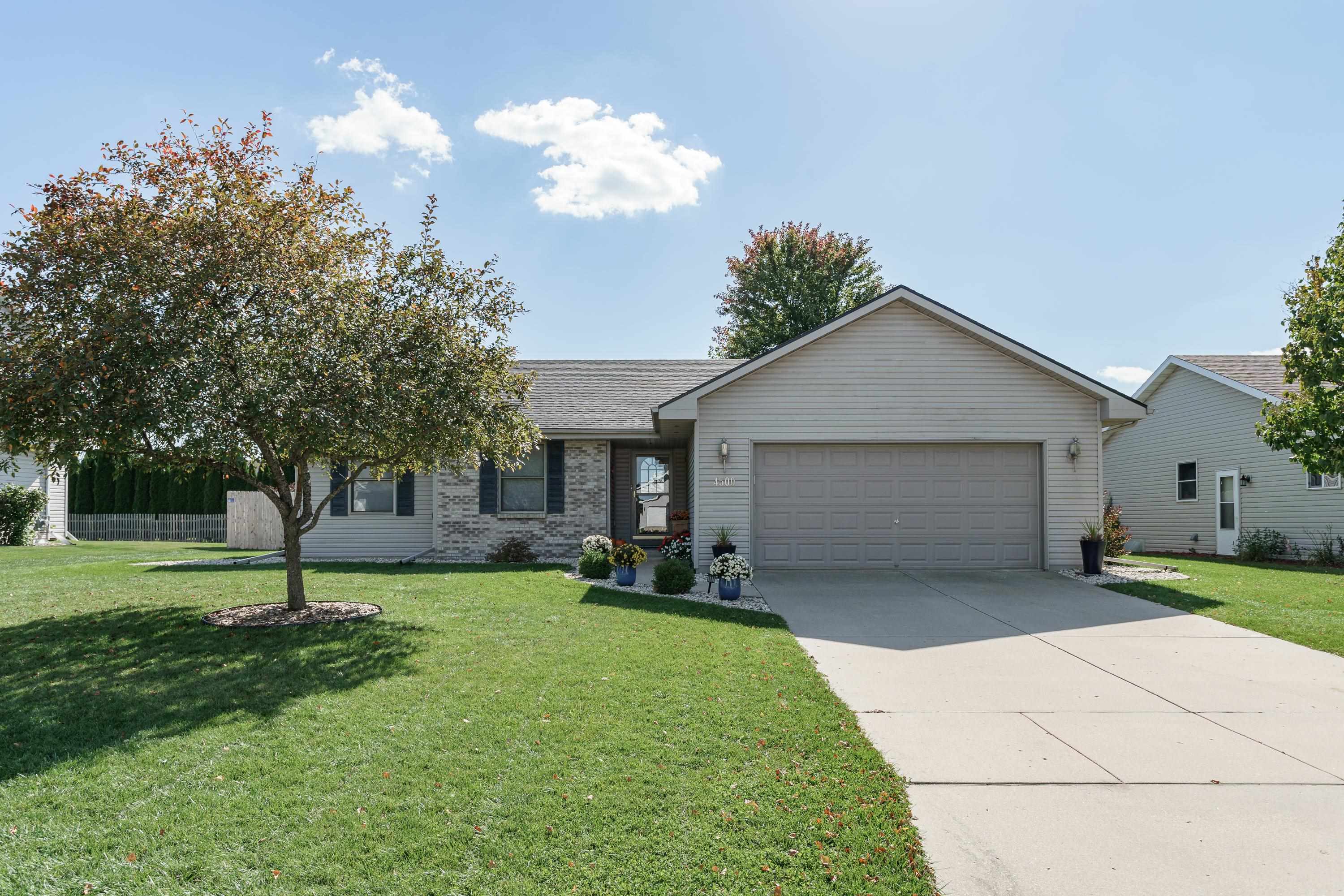 4500 Red Tail Lane — photo
