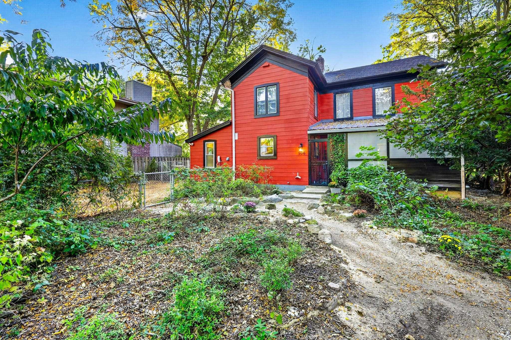 906 Hathaway Drive — photo