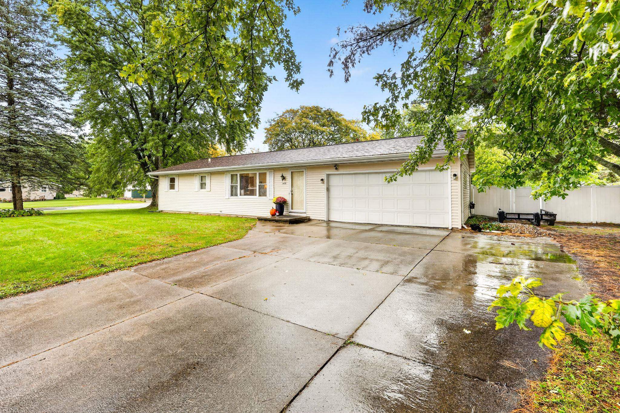 1475 Steven Street — photo