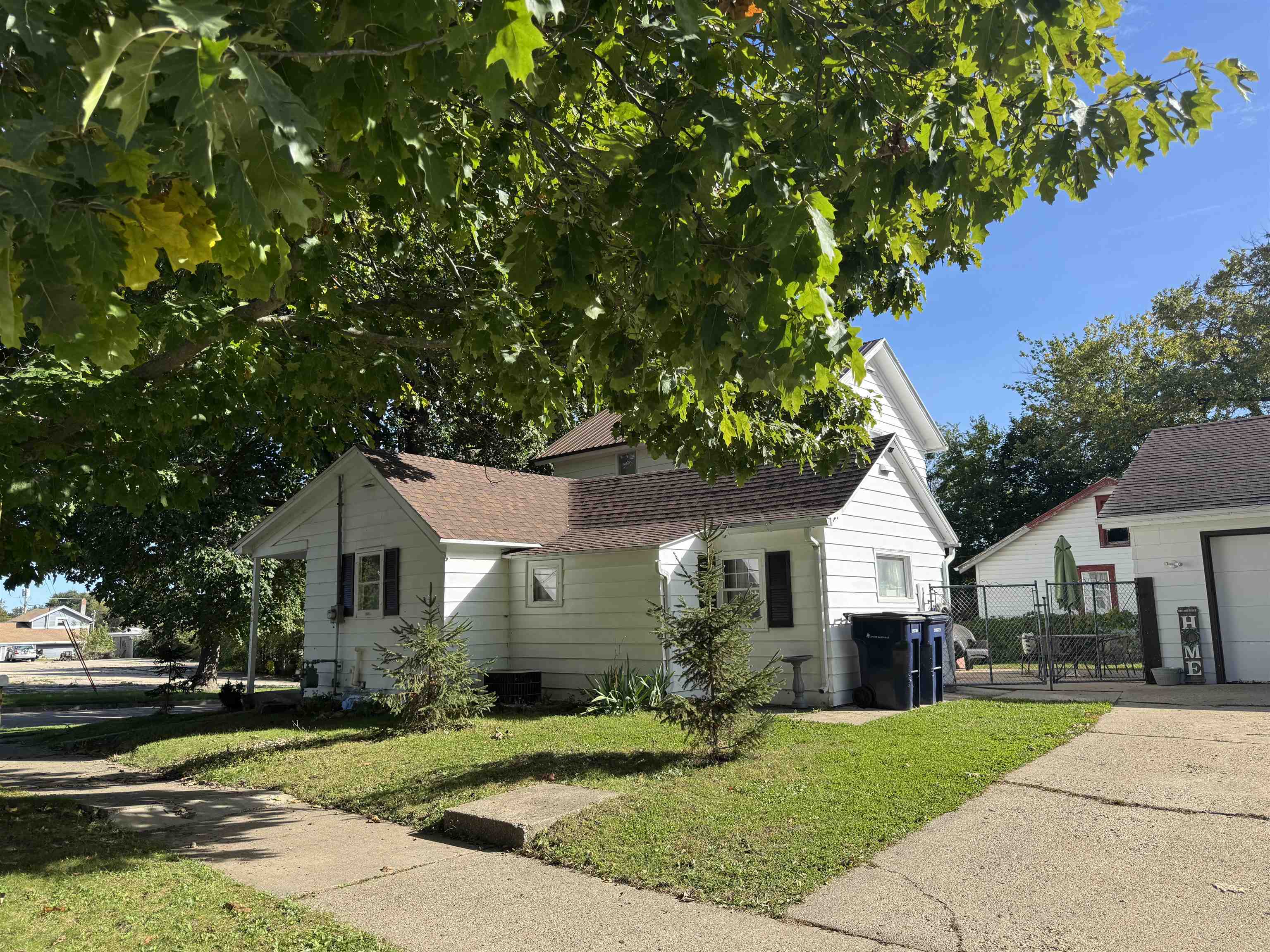 102 S Chatham Street — photo