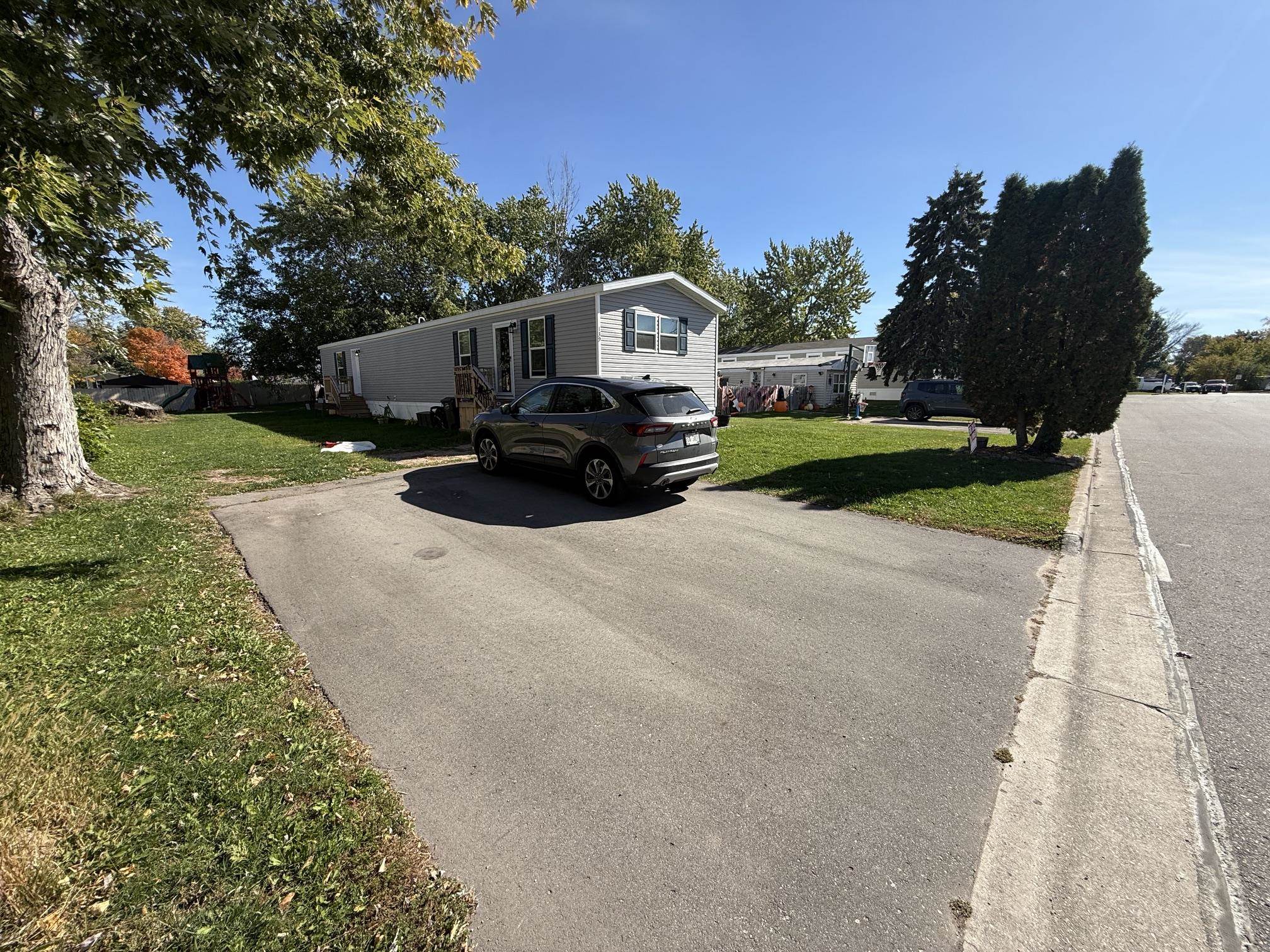 888 E Shady Lane — photo