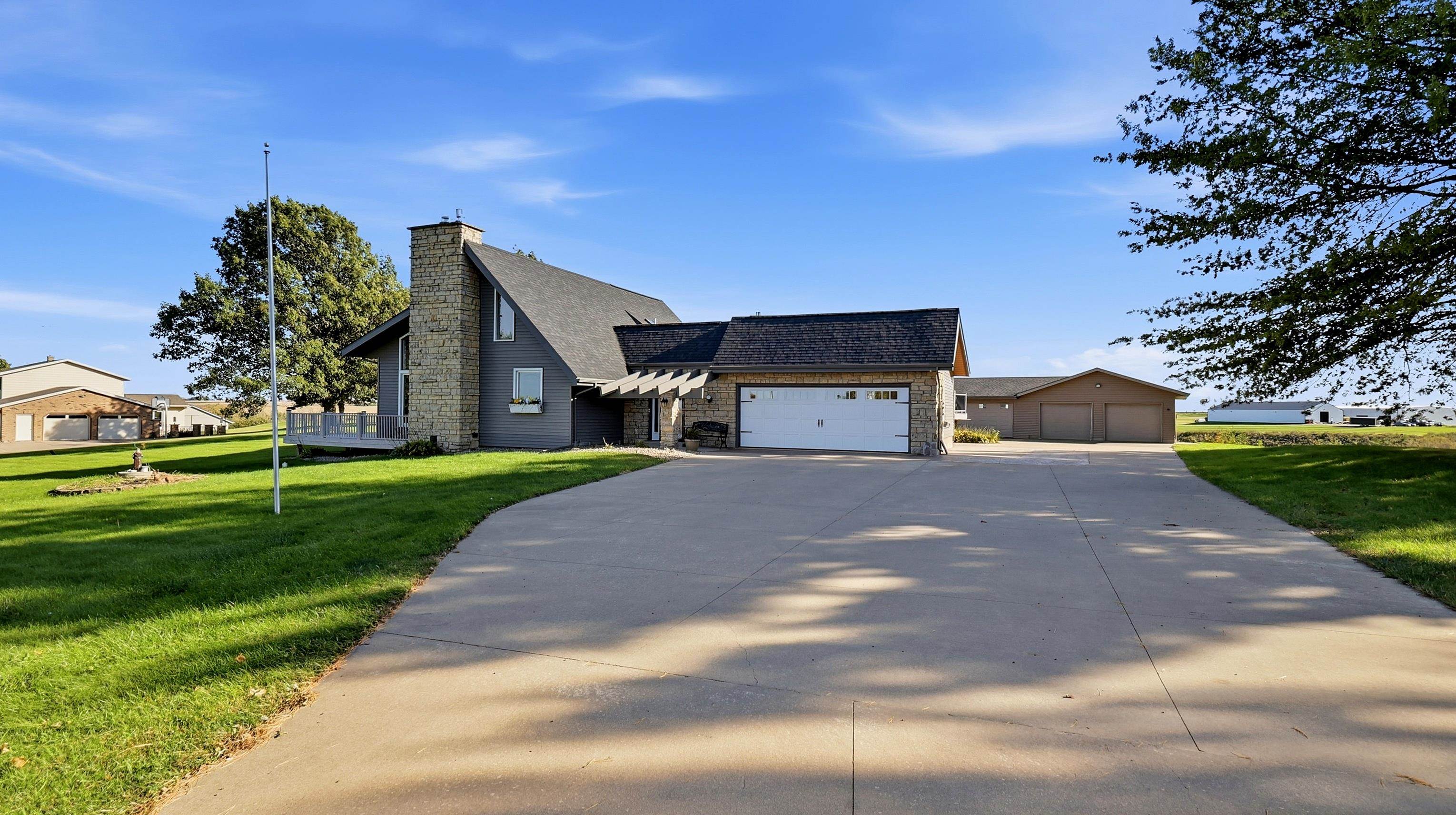 3293 Busch Lane — photo