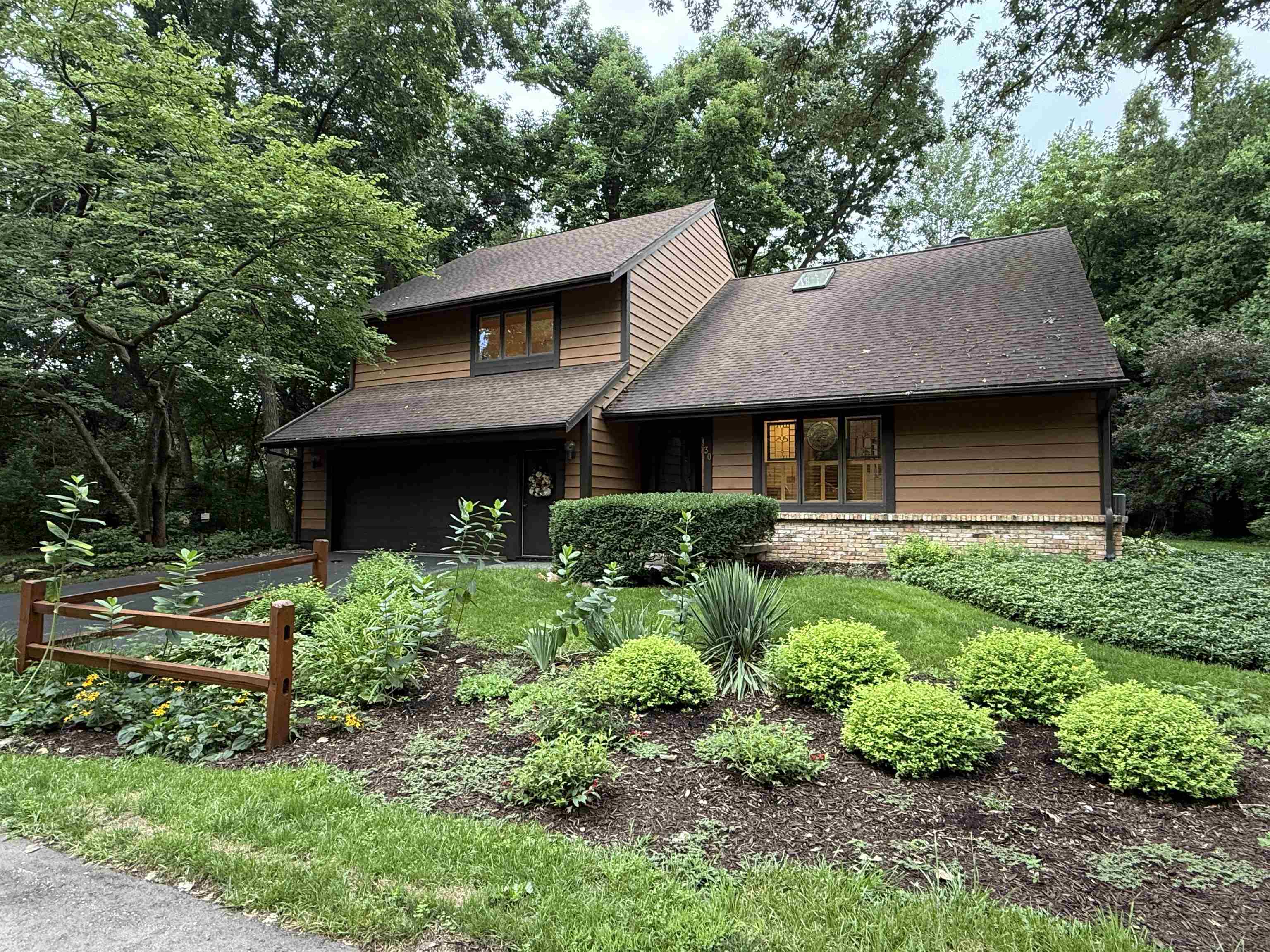 30 Shadowwood Court — photo