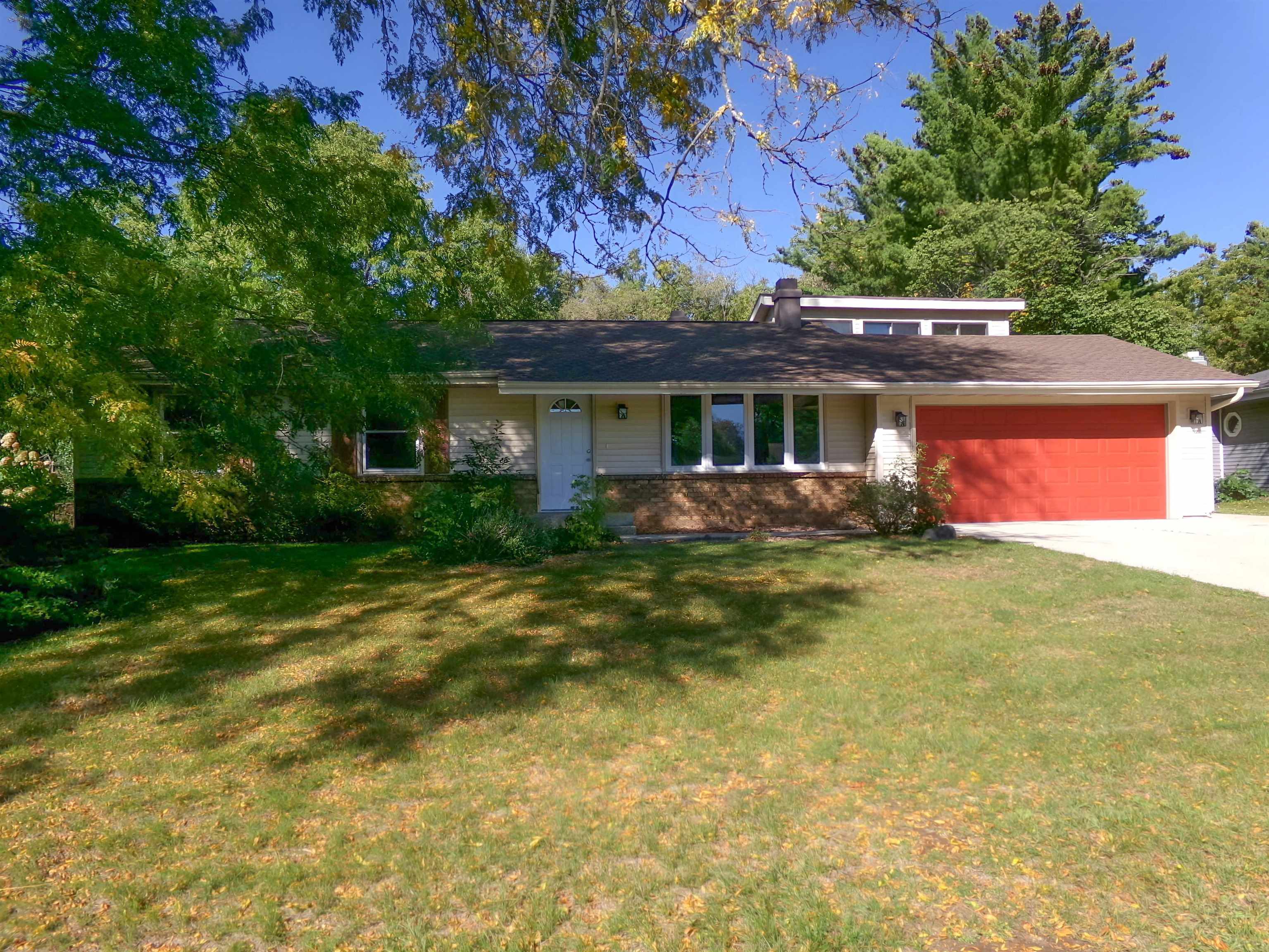 2855 Chatsworth Drive — photo