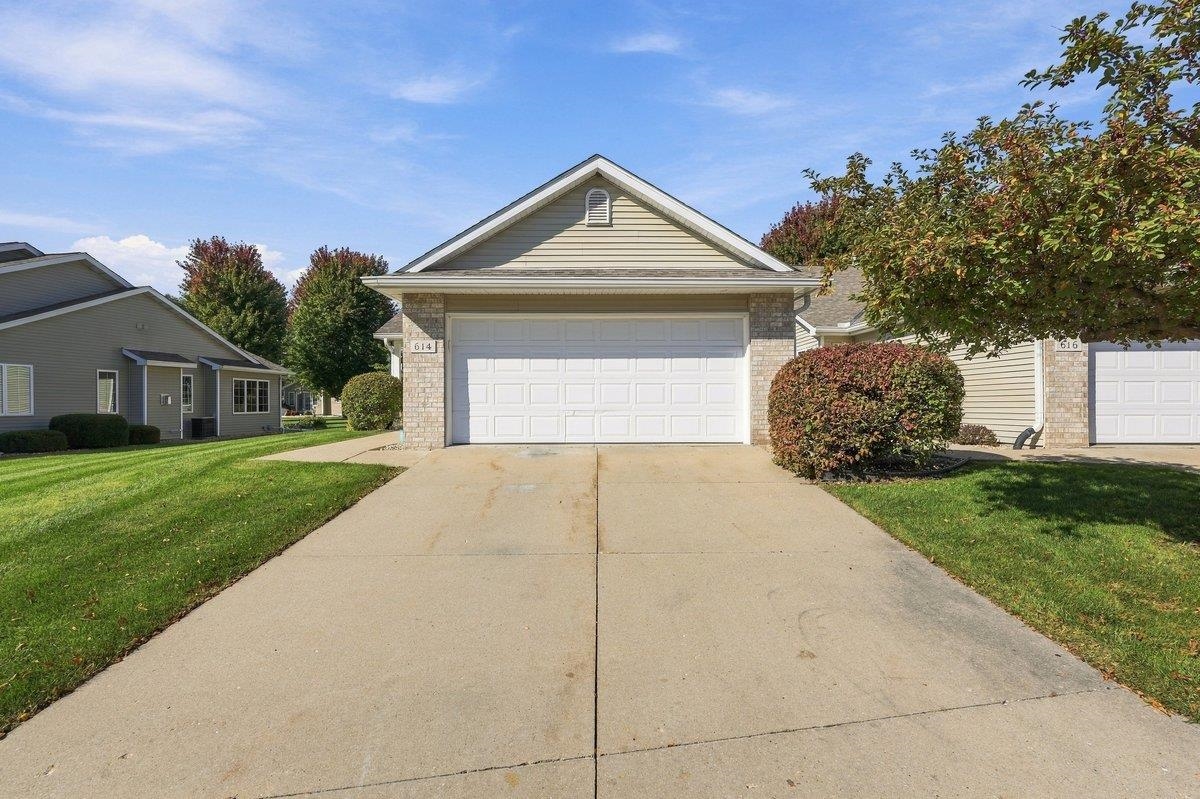 614 Springbrook Circle, DeForest, WI 53532 — photo 2