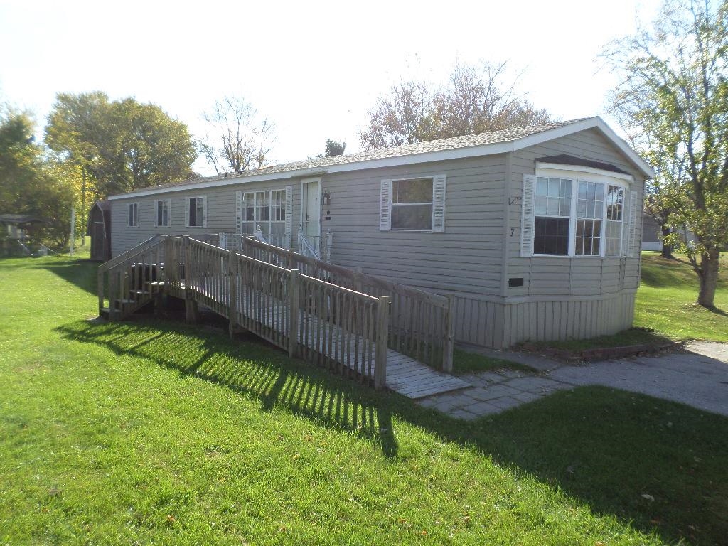 100 W Avon Road — photo