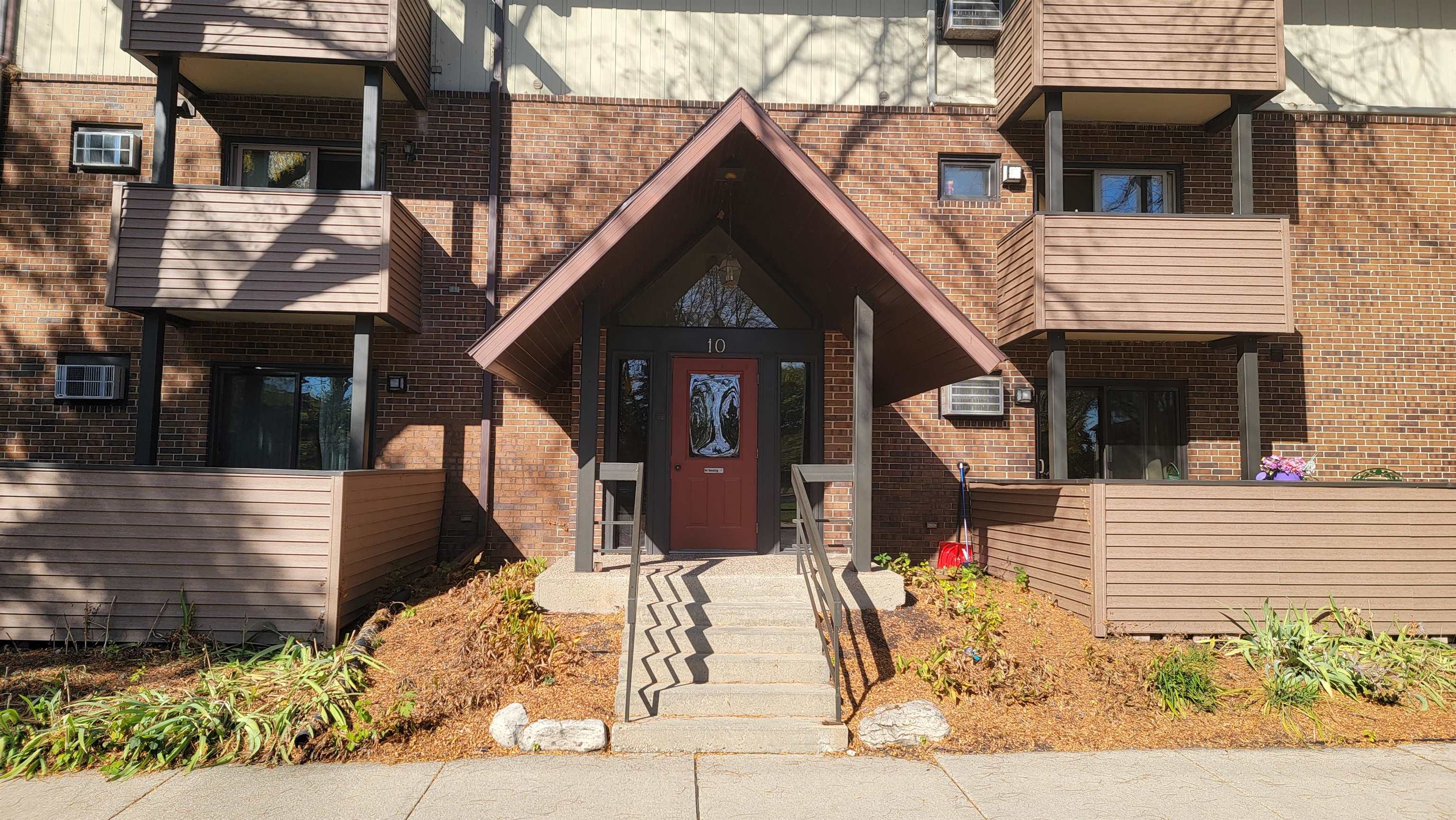 10 Maple Wood Lane — photo