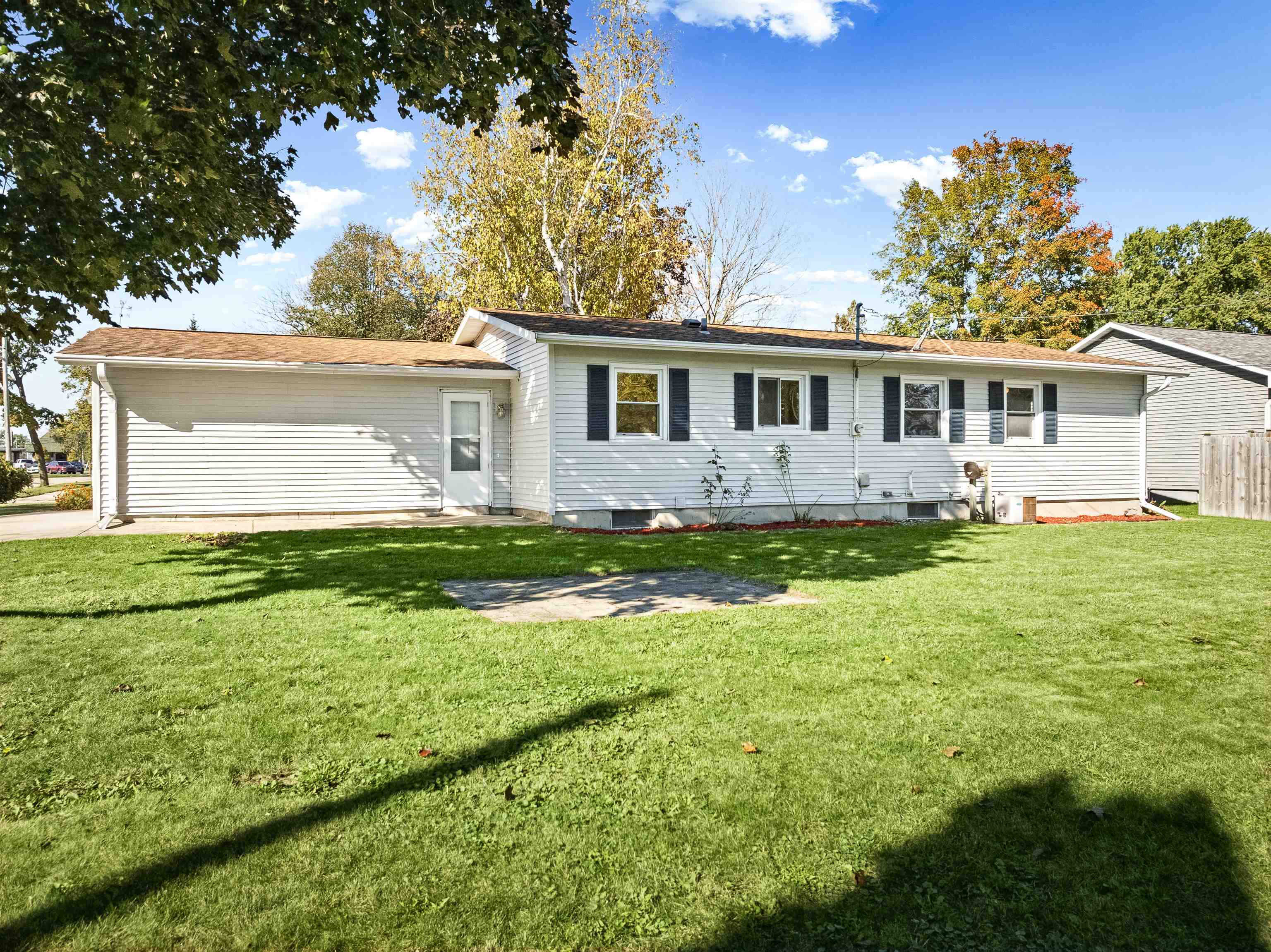 1328 James Court — photo