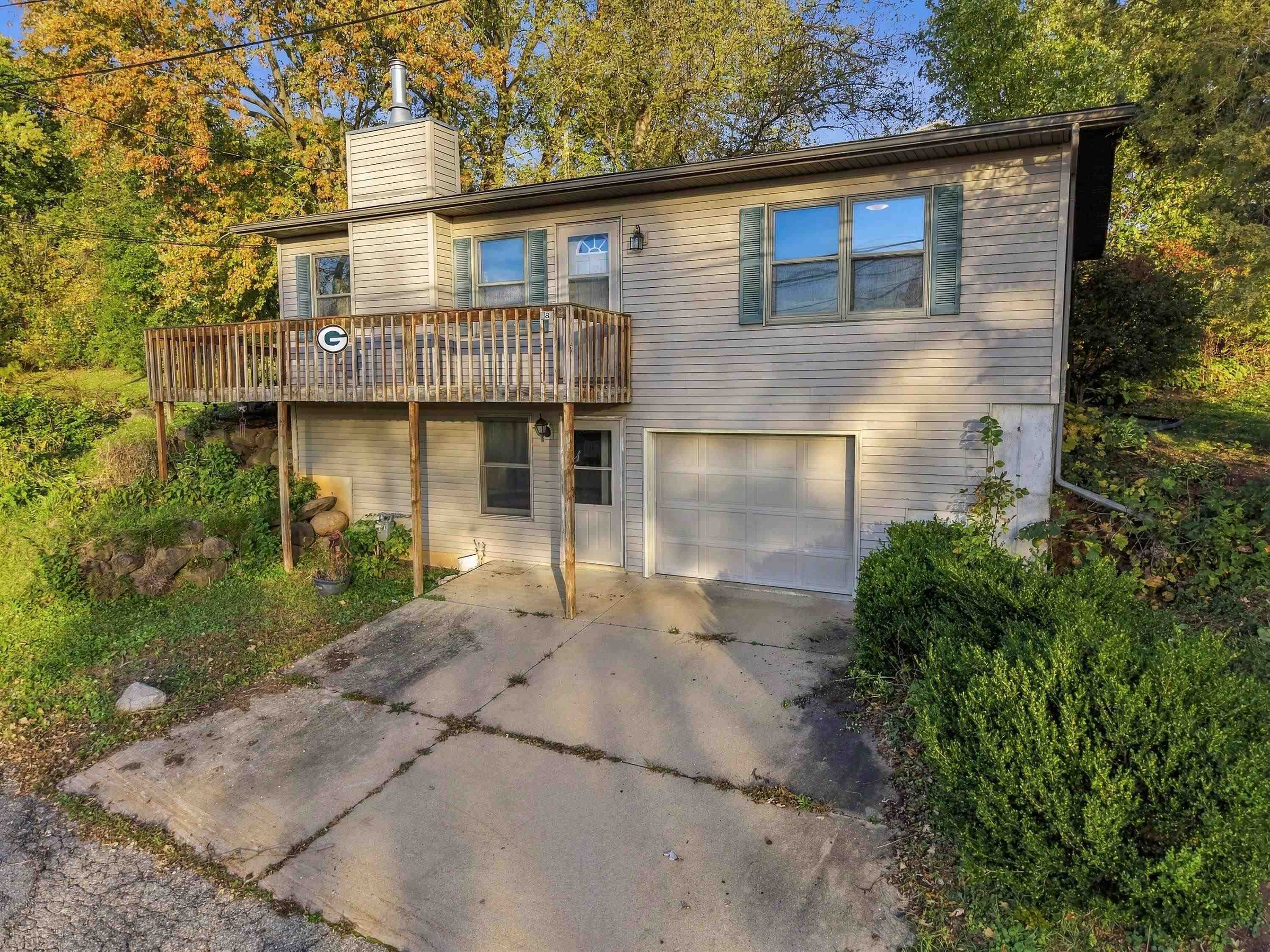 8 E Deerfield Street — photo
