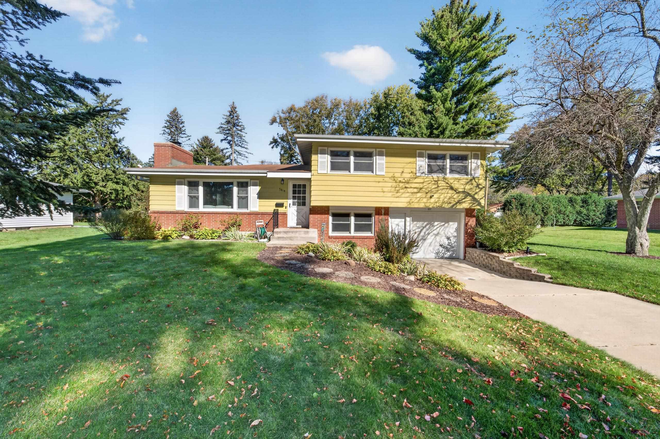 5814 Crabapple Lane — photo