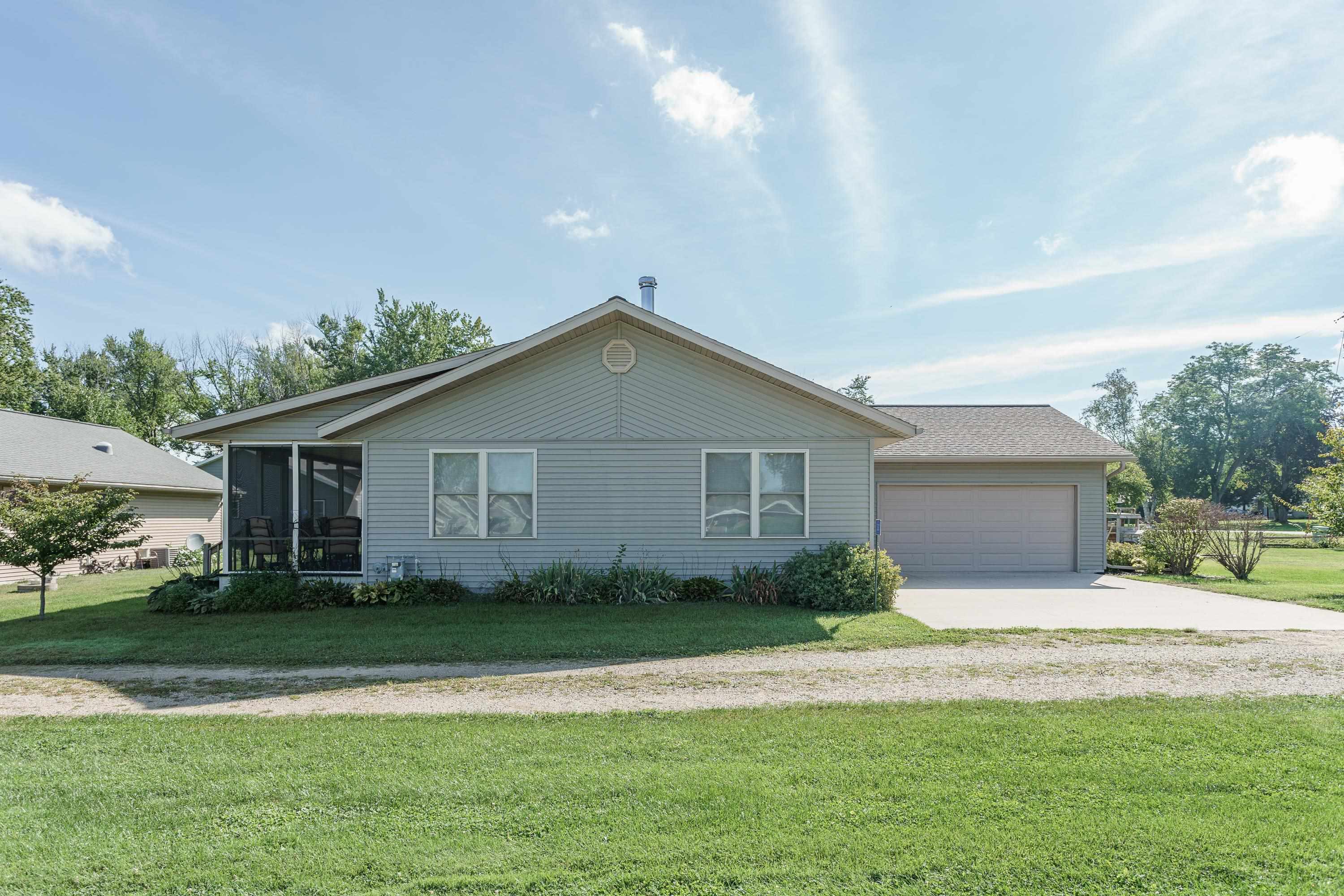 262 E Front Street, Marquette, WI 53946 — photo 3