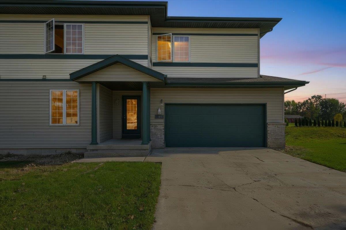8 Katherine Court — photo