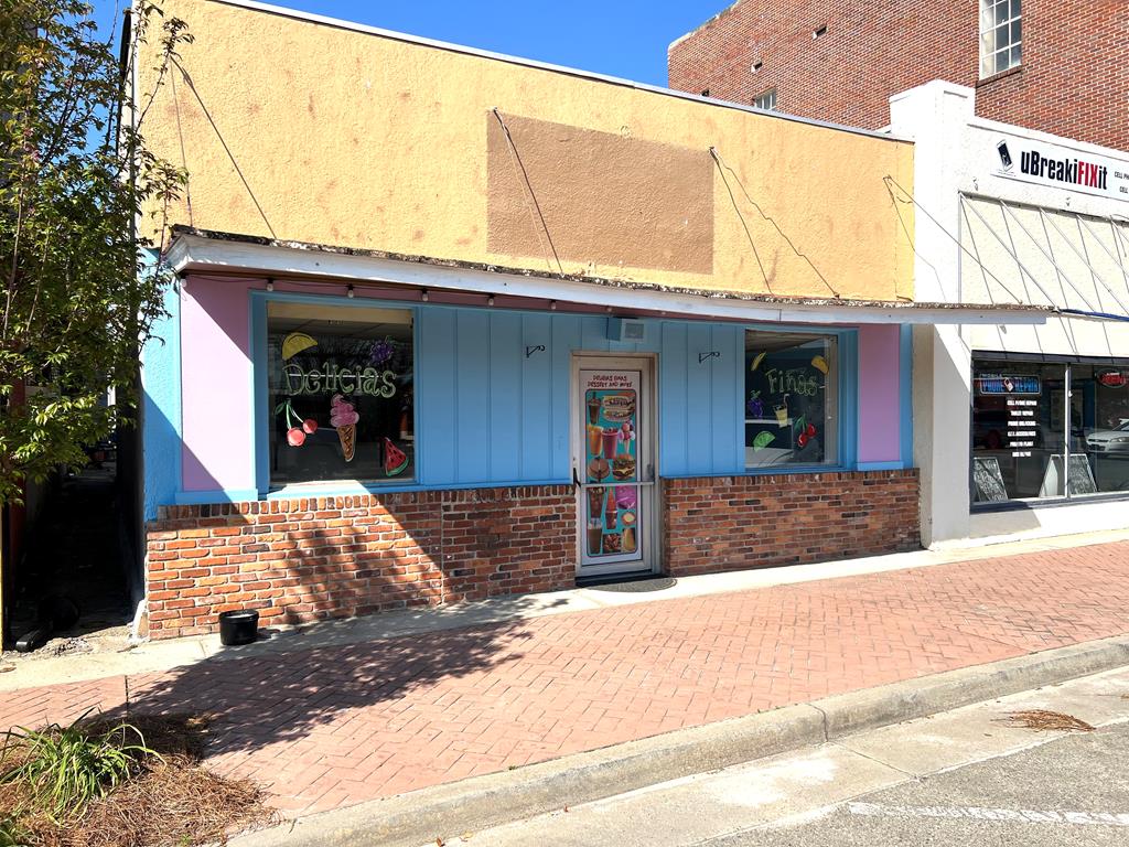 110 S Hutchinson — photo