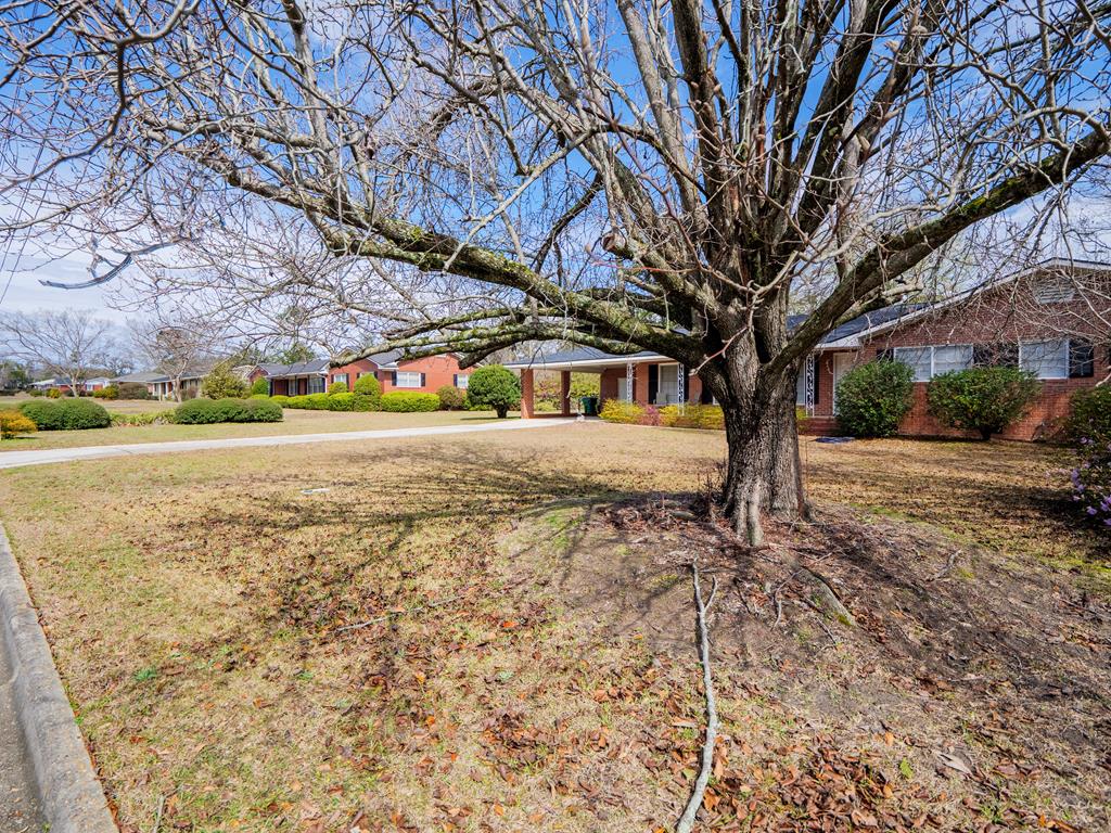 2801 Berkley Dr — photo