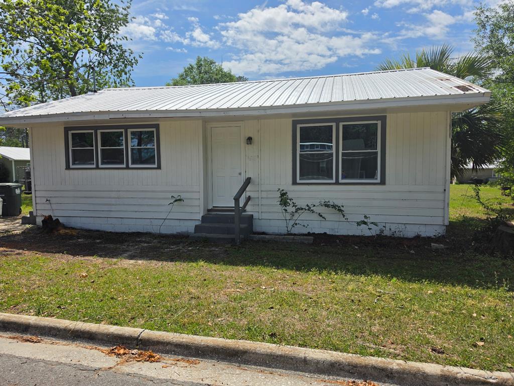 405 Bullock Ave — photo