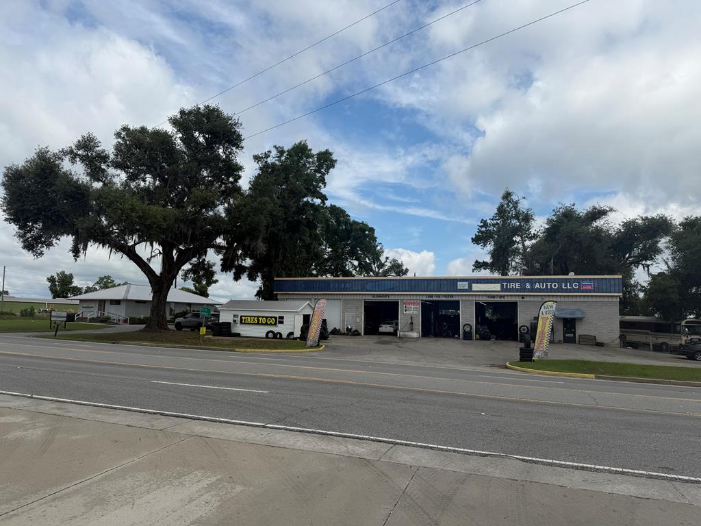 239 Lakes Blvd — photo