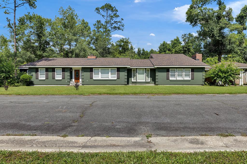 1306 Woodland Way — photo