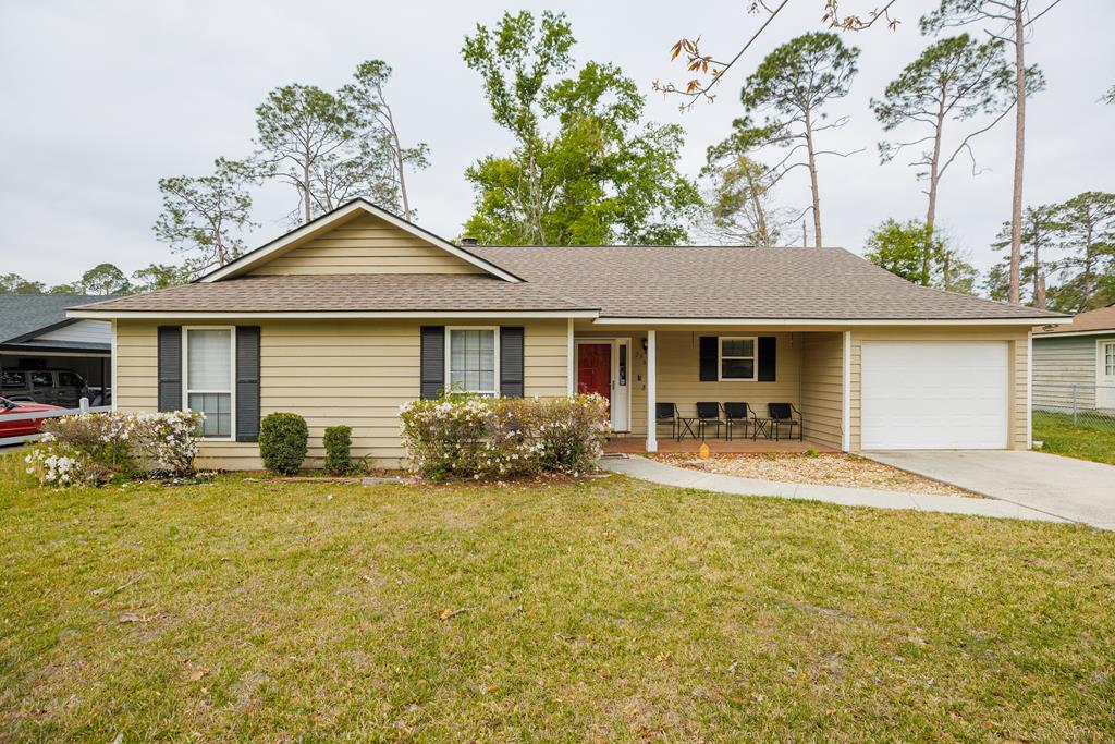 2302 Camden Circle — photo