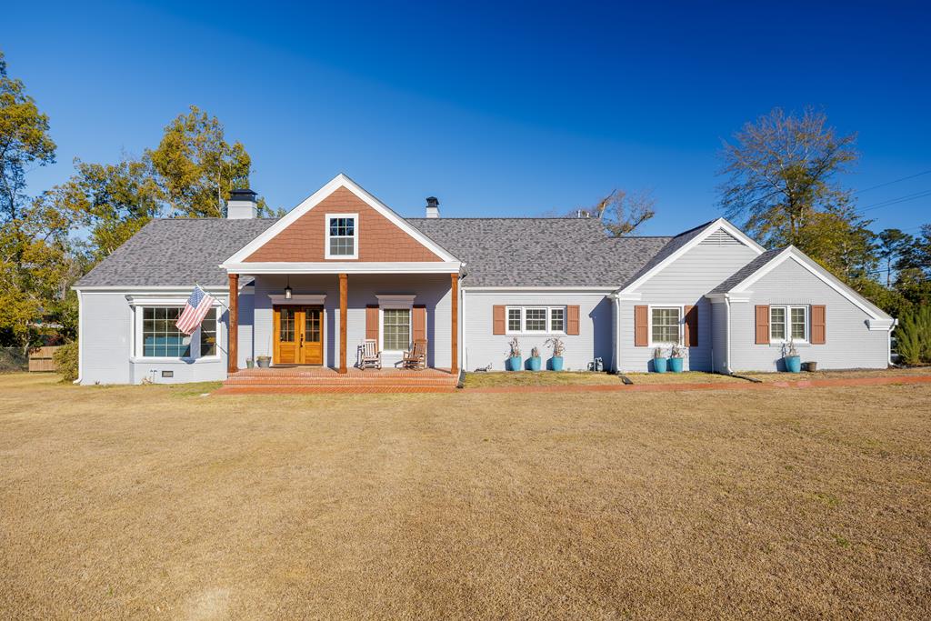2424 Westwood Dr — photo