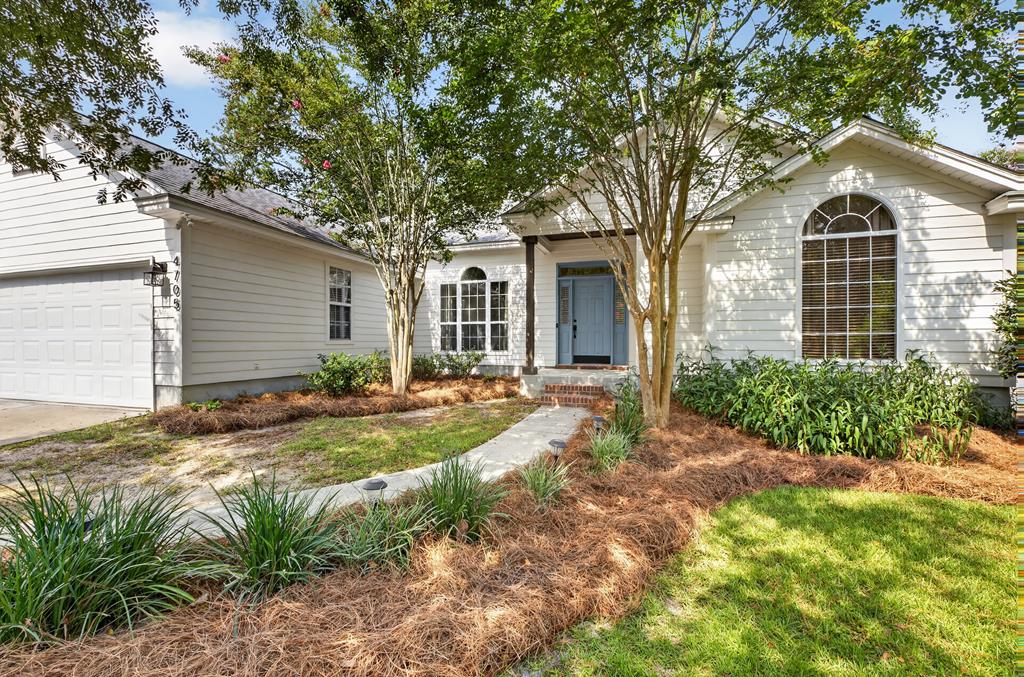 4705 Hummingbird Lane — photo