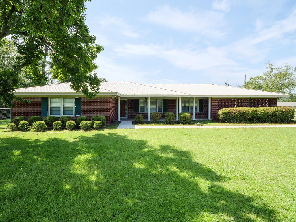 423 Eager Rd — photo