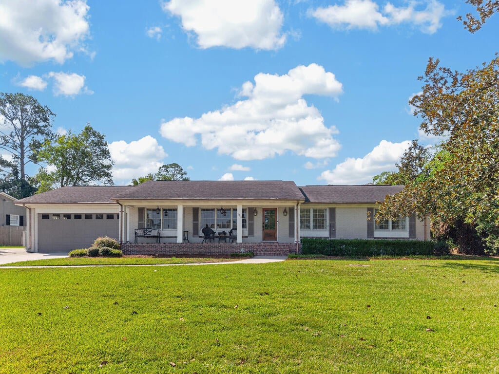 113 Fairway Dr — photo