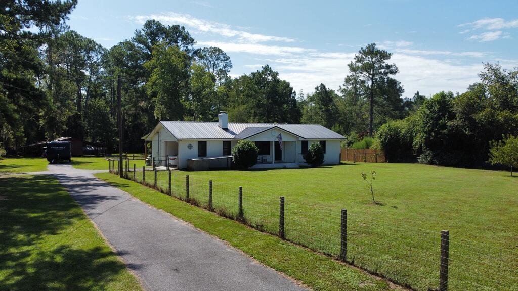 3961 Howell Dr — photo