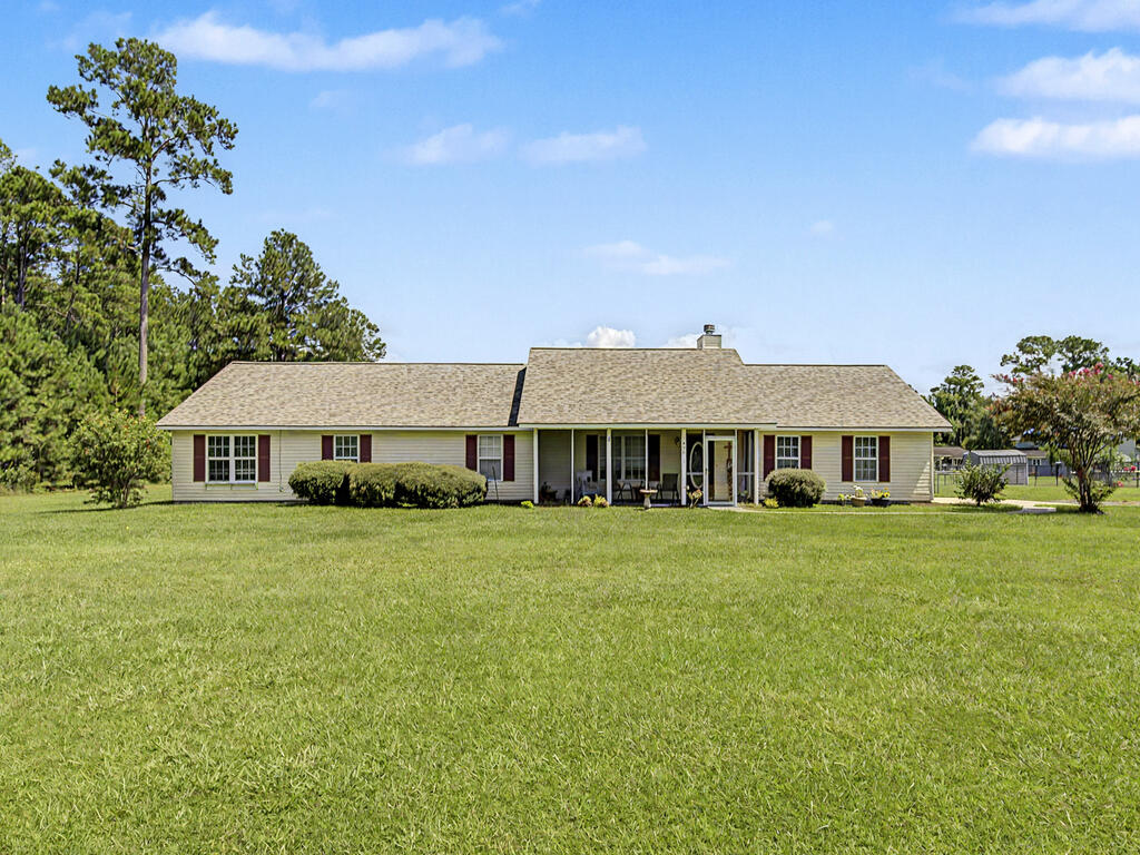 456 West Dr. — photo