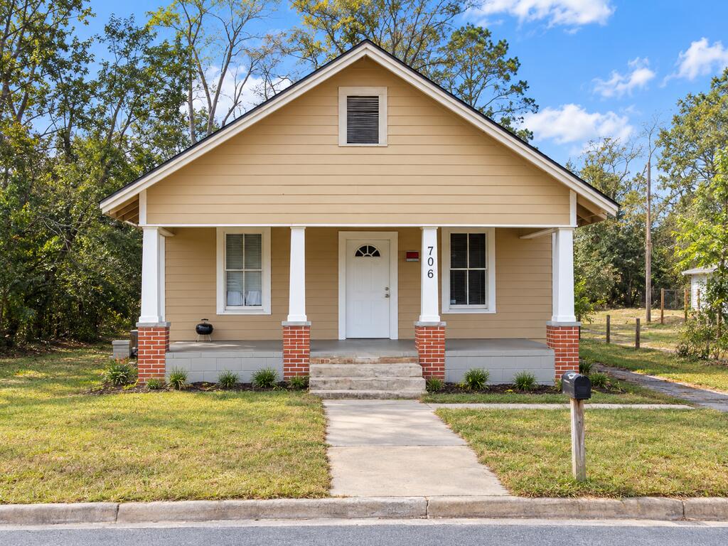 706 E Magnolia Street — photo